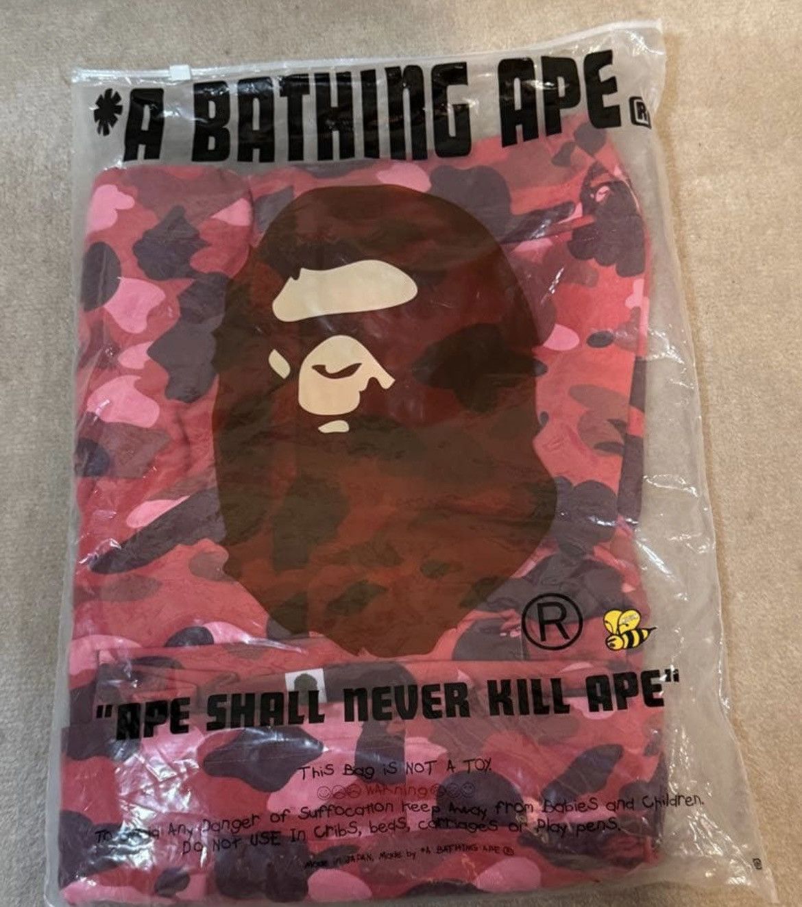 Bape RARE OG 2006 A BATHING APE RED CAMO SWEATSHORTS Size US 33 - 5 Thumbnail