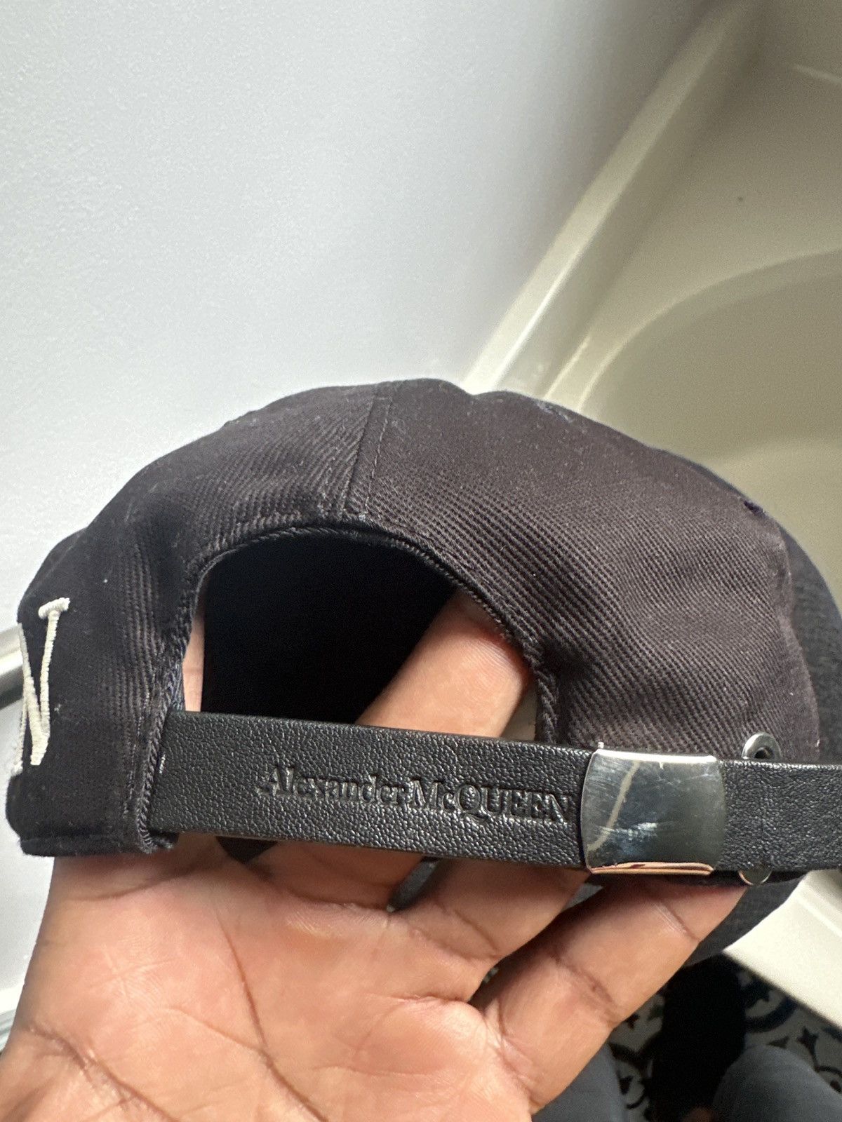 Alexander McQueen × Designer Alexander McQUEEN Baseball Hat (black) Size ONE SIZE - 5 Thumbnail