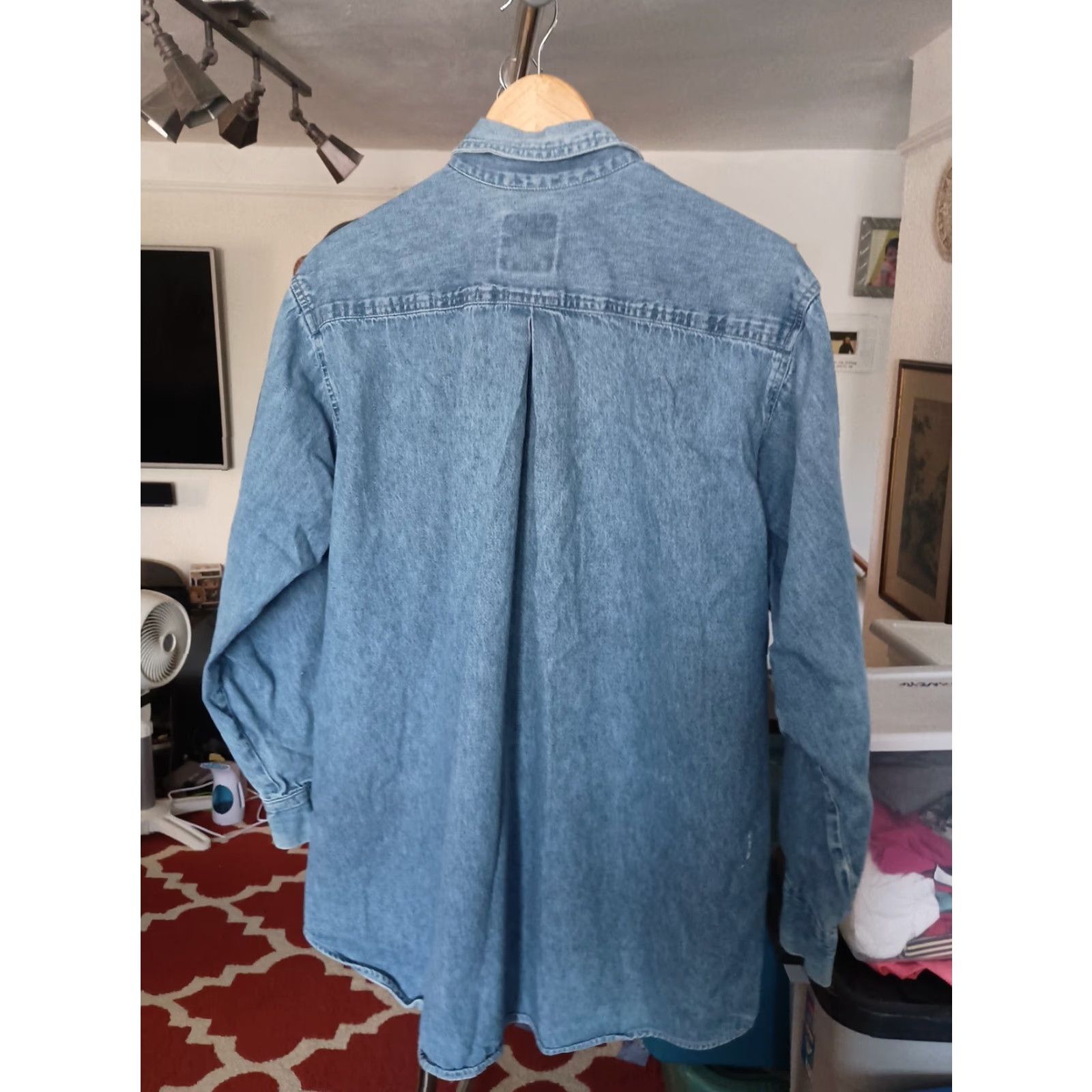 Marlboro VINTAGE Marlboro Denim Long Sleeve Button-Up Shirt L Made In USA Men Blue USA 90s Distressed Left Pocket Tear Size US L / EU 52-54 / 3 - 4 Thumbnail