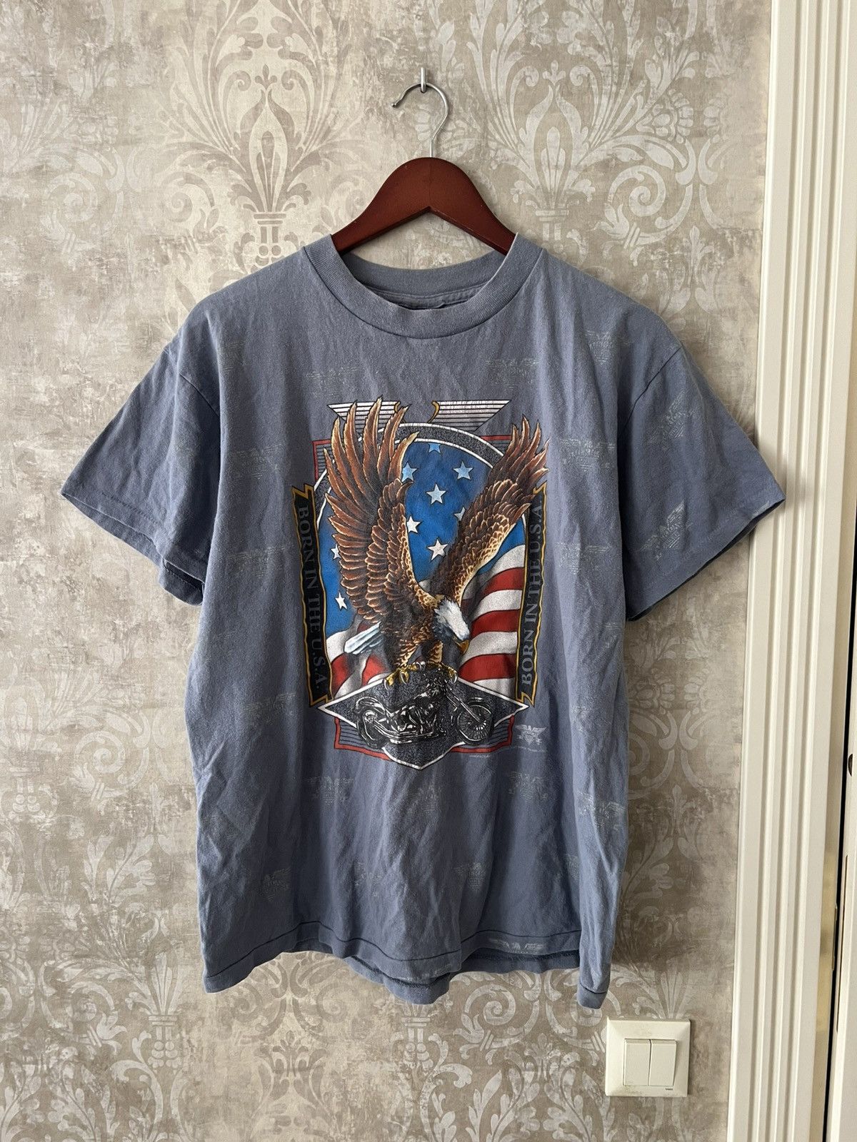 Vintage Vintage 3D Emblem Born in the USA Eagle T-Shirt Made in USA Size US L / EU 52-54 / 3 - 1 Thumbnail