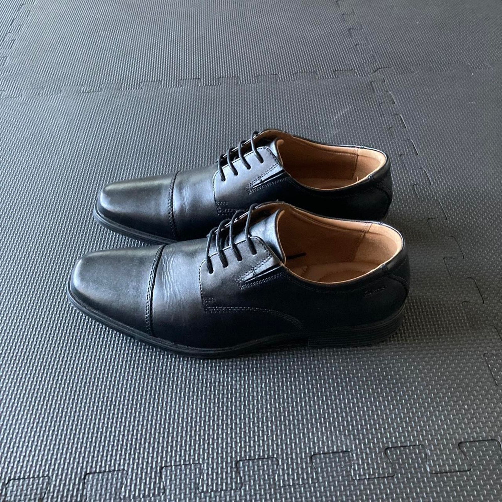 Clarks Beautiful clarks classic black leather Size US 11.5 / EU 44-45 - 4 Thumbnail