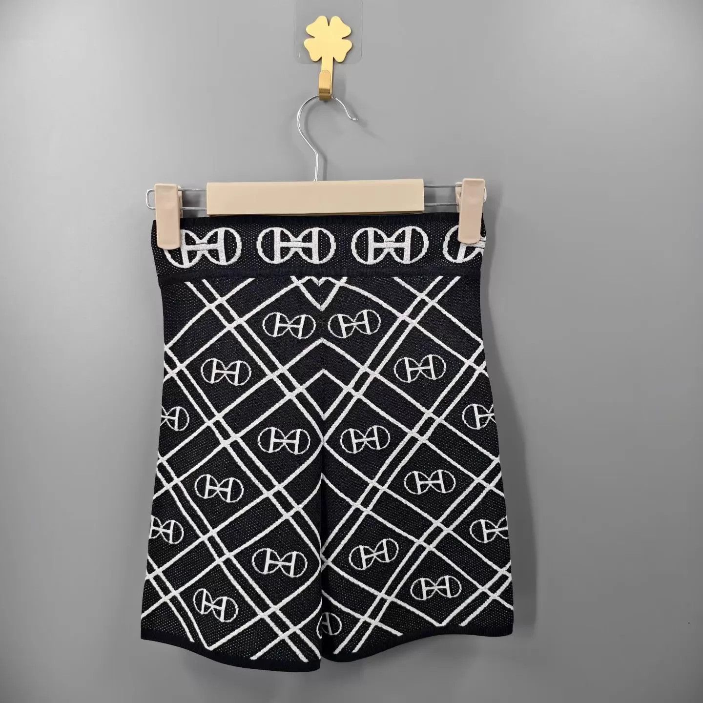 Hermes Hermes All Over Print Pig Nose Short 36 Size 26" / US 2 / IT 38 - 2 Thumbnail