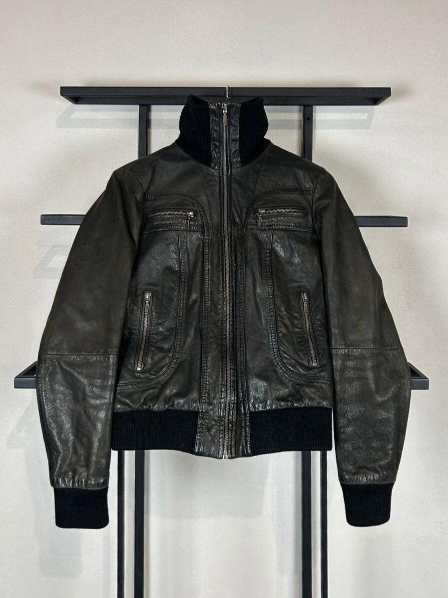 Vintage Black Leather Jacket Cropped Ribbed Hem Vintage Biker Style Size US S / EU 44-46 / 1 - 1 Thumbnail