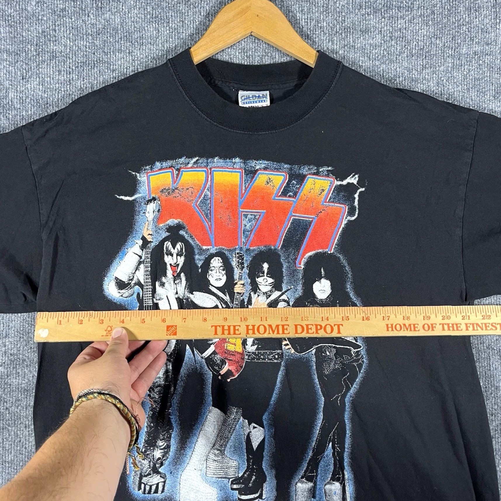 Gildan VINTAGE Kiss Band T Shirt Mens XL The Farewell Tour Concert Music 1973-2000 RARE Size US XL / EU 56 / 4 - 5 Thumbnail