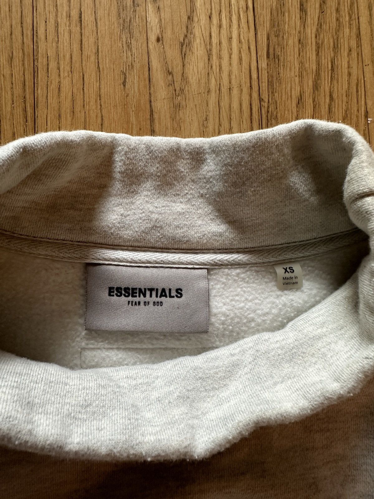 Fear of God Fear of God Essentials Mockneck ‘Light Oatmeal’ Size US XS / EU 42 / 0 - 6 Thumbnail