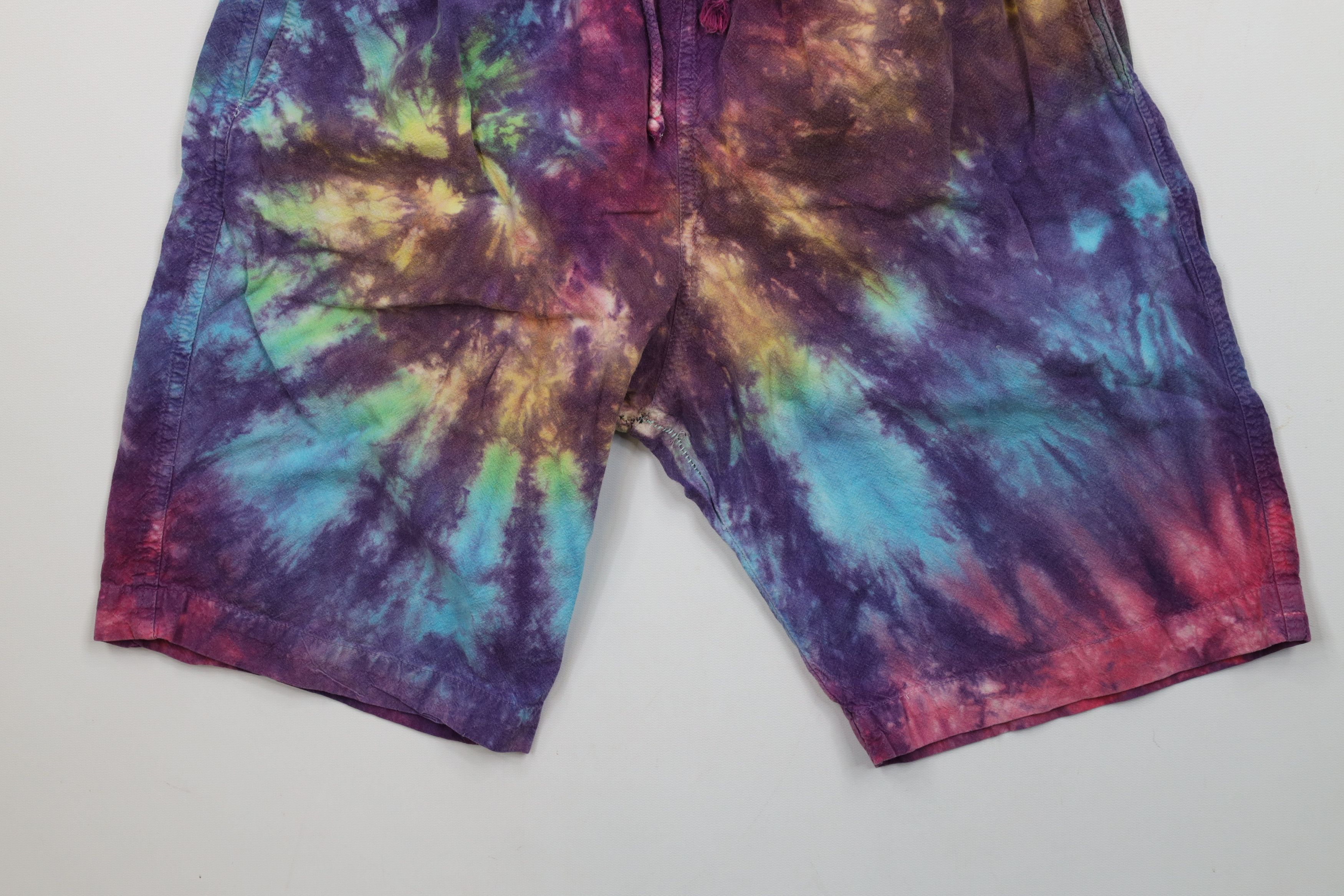 Vintage Vintage 90s Streetwear Rainbow Tie Dye Acid Wash Shorts Size US 30 / EU 46 - 4 Thumbnail