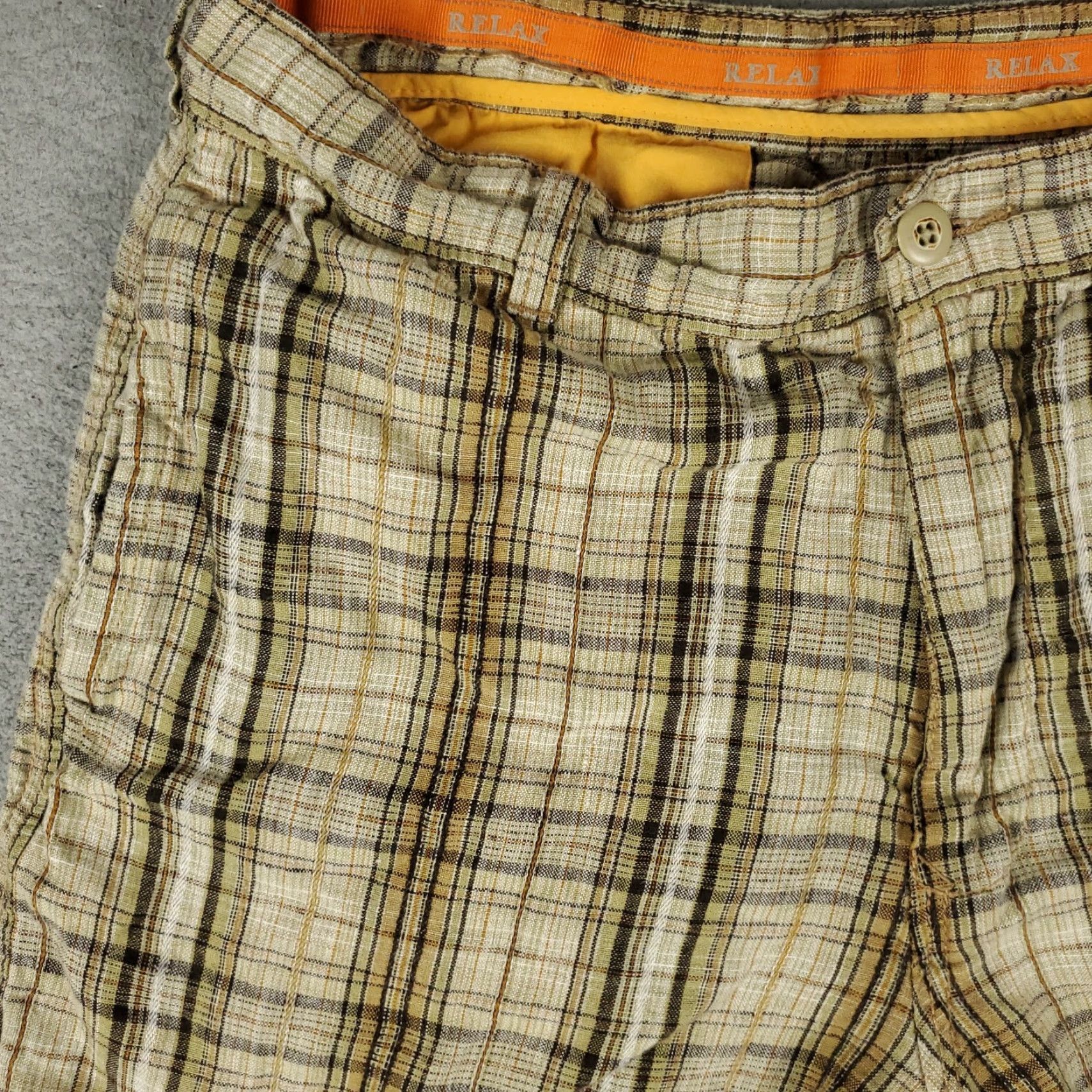 Tommy Bahama VINTAGE Tommy Bahama Shorts Men Size 32 Beige Linen Plaid Flat Front Chino Casual Summer Size US 32 / EU 48 - 2 Thumbnail