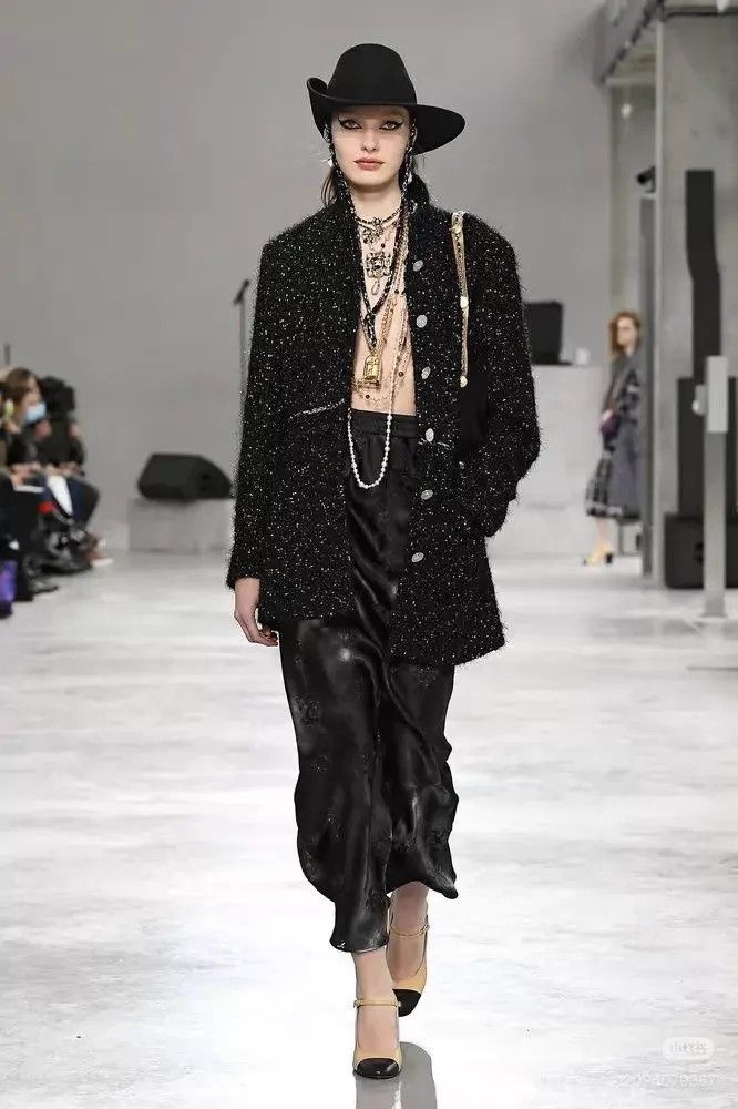 Chanel Chanel 22A Black Double C Crystal Tweed Jacket Jennie 34 Size XS / US 0-2 / IT 36-38 - 3 Thumbnail