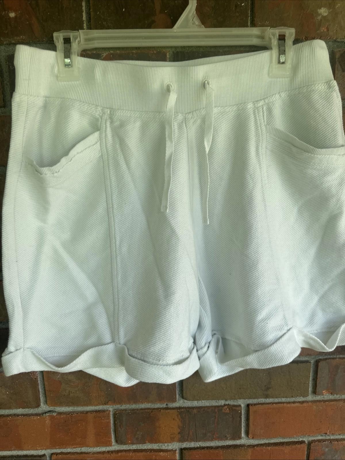 Comfort Colors Women's Shorts Medium White Comfy New Directions Size 32" / US 10 / IT 46 - 2 Thumbnail