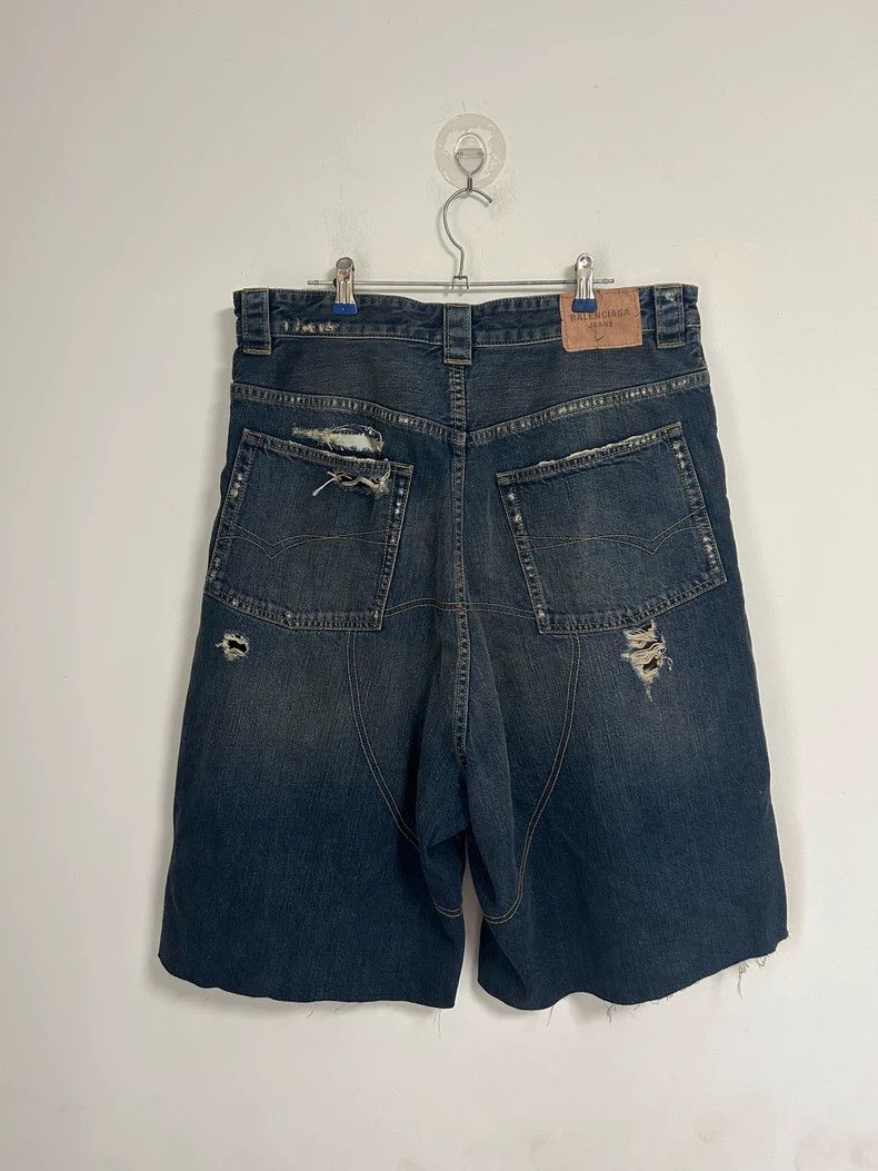 Balenciaga Balenciaga size M Destroy old denim shorts Size US 27 - 2 Thumbnail