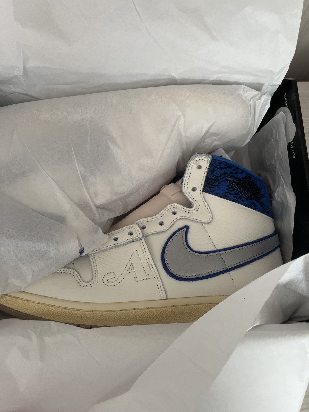 Jordan Brand Jordan Air Ship Pe SP Size US 10 / EU 43 - 10 Thumbnail