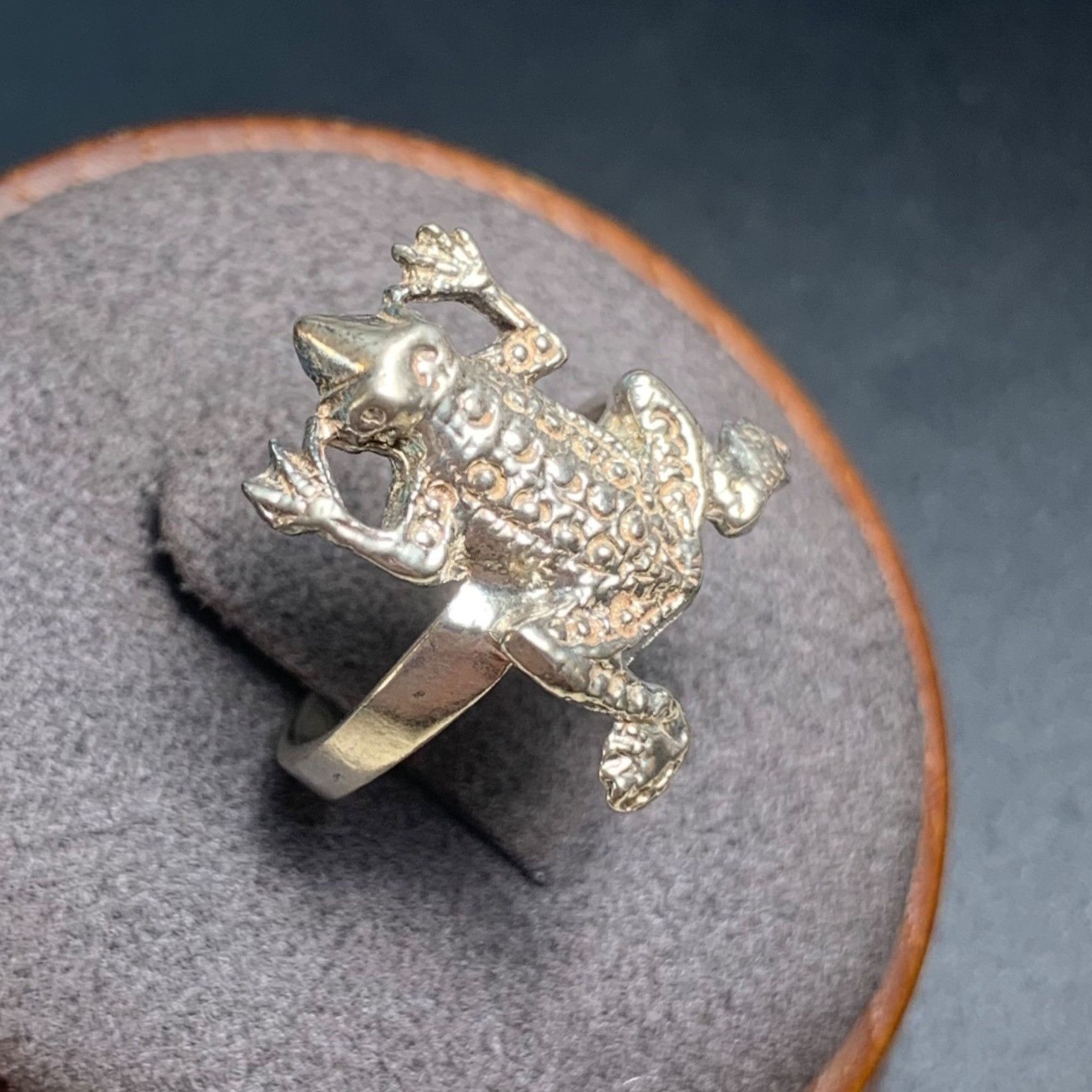 Vintage Vintage Solid Sterling Silver 925 Cute Tree Frog Ring 16mm W Size ONE SIZE - 3 Thumbnail