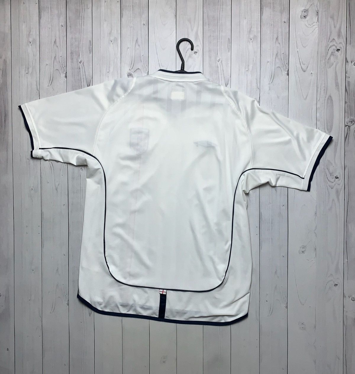 Umbro × Vintage Vintage Umbro England soccer jersey size L logo Size US L / EU 52-54 / 3 - 8 Thumbnail