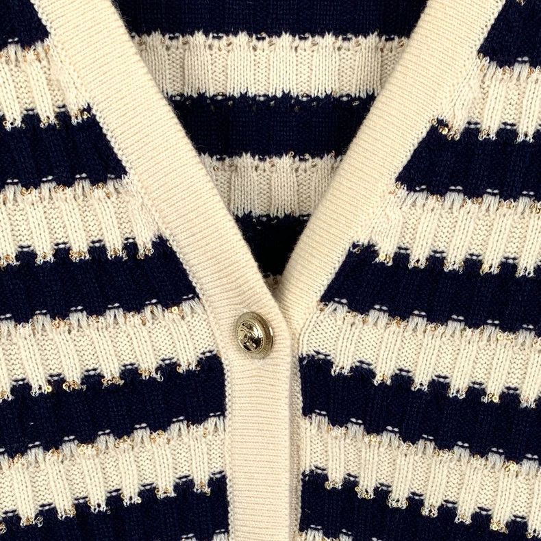 Chanel Chanel Color-blocked striped sequin cashmere V-neck long-sl Size S / US 4 / IT 40 - 4 Thumbnail