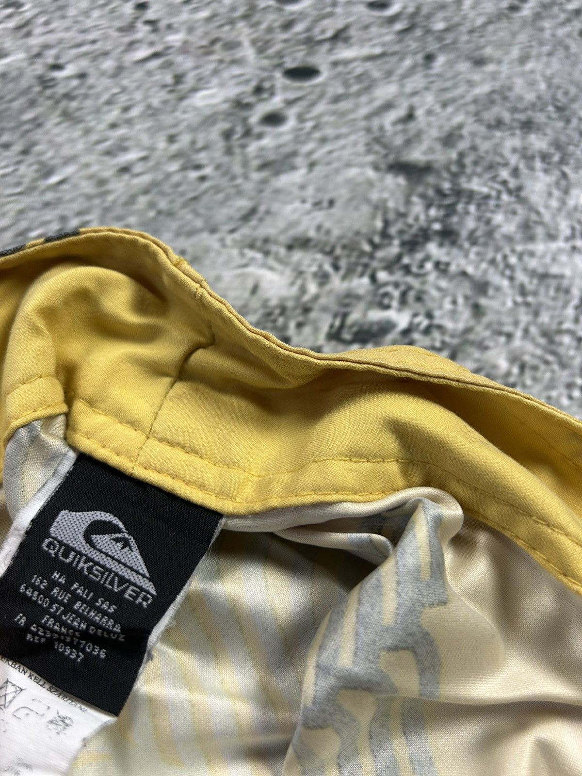 Quiksilver Quiksilver shorts yellow Y2K vintage fullprint graffiti surf Size US 34 / EU 50 - 6 Thumbnail