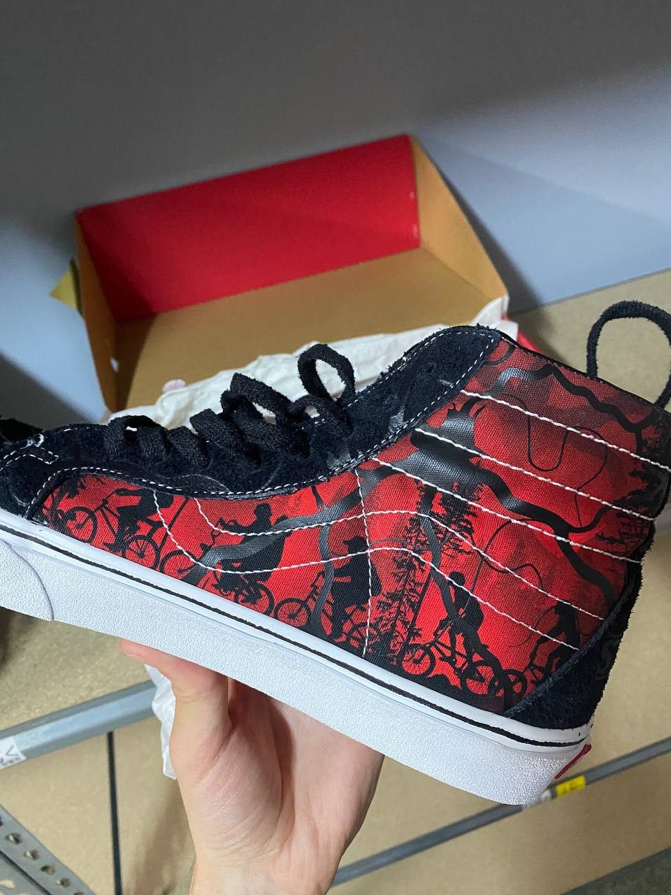 Vans VANS Stranger Things x Sk8- Reissue Limited Edition Size US 10.5 / EU 43-44 - 2 Thumbnail