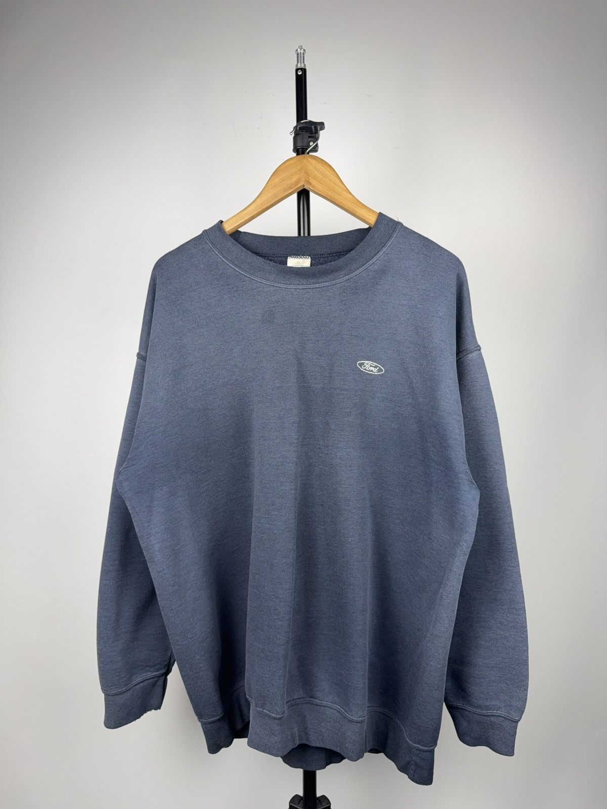 Ford 90s Vintage Ford Small Logo Embroidered Crewneck Sweatshirt Size US L / EU 52-54 / 3 - 1 Thumbnail