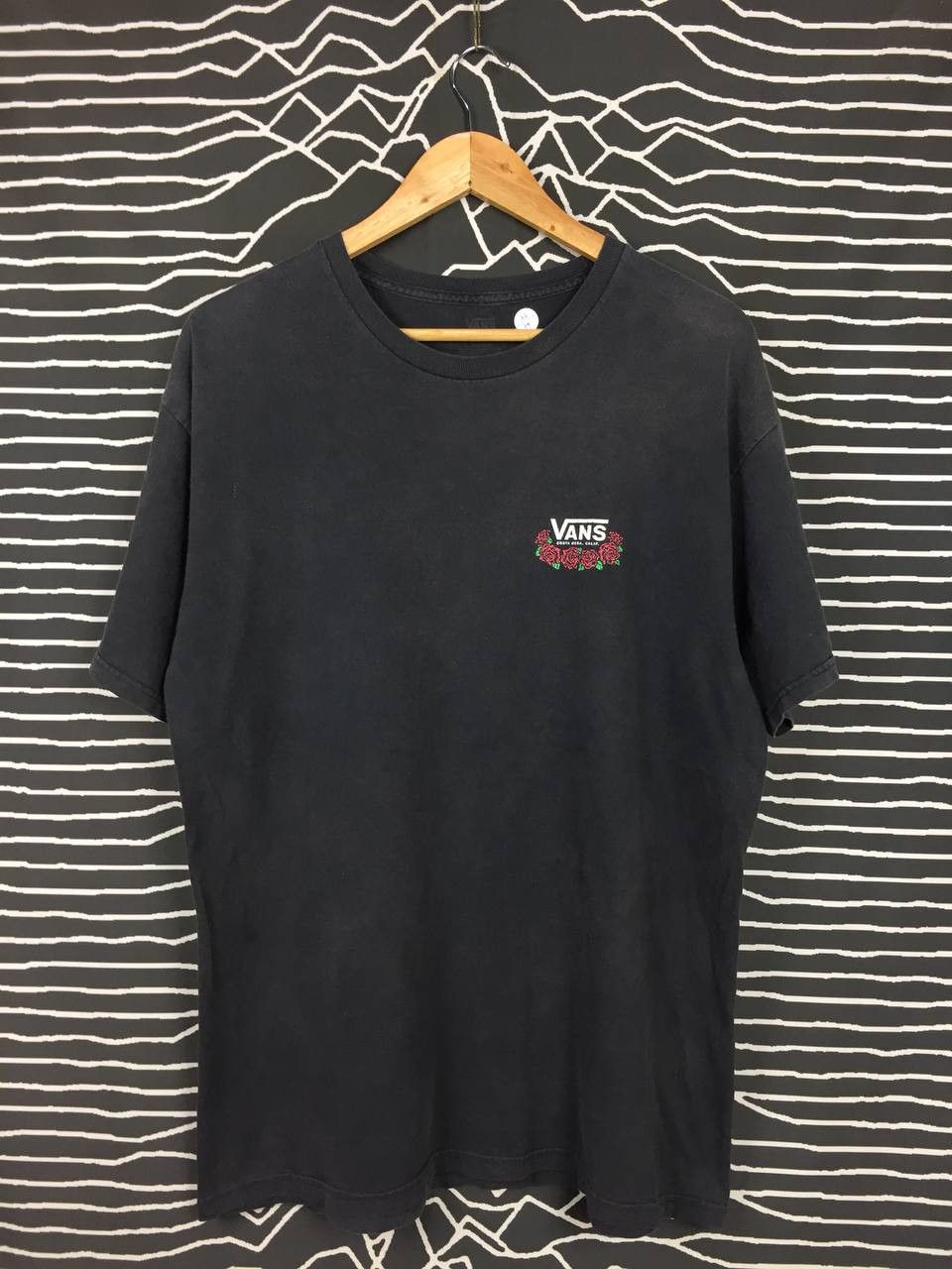 Vans Sunfaded Vans Off The Wall Roses Graphic Tee Size US L / EU 52-54 / 3 - 7 Thumbnail