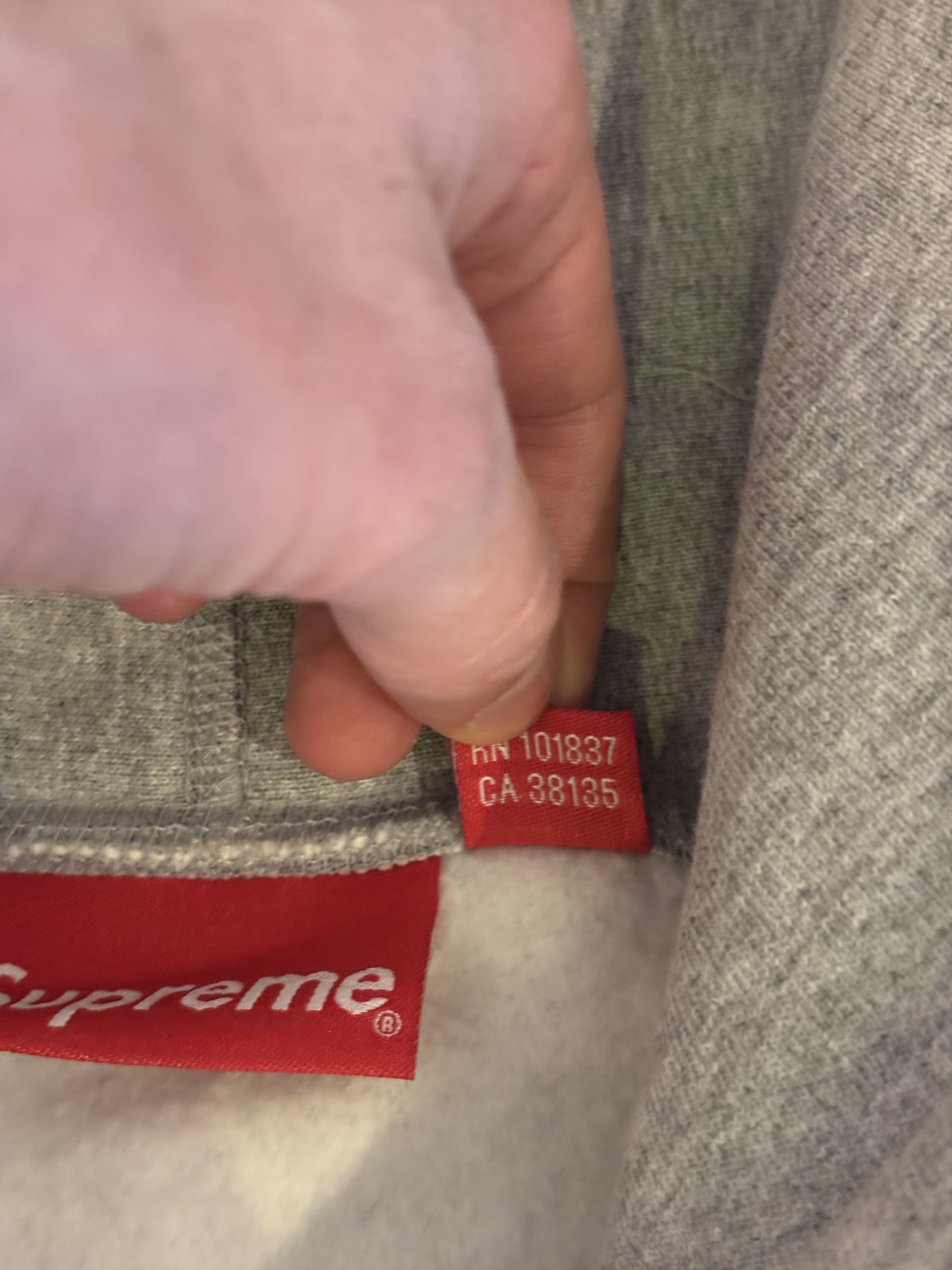 Supreme Sweat à capuche Supreme gris logo orange en tbe Size US L / EU 52-54 / 3 - 11 Thumbnail