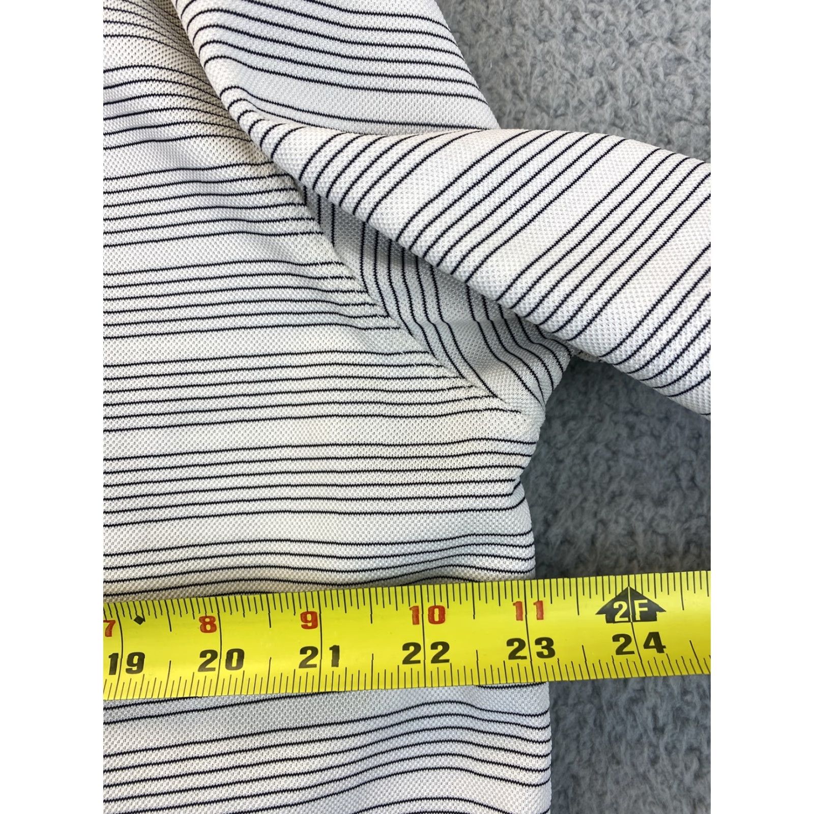 Nike Nike Dri-Fit Fit DRY Stripes Golf Polo Shirt Textured White Mens XL 65-9 Nike Golf Polo Shirt Striped White Textured Nike Dri-Fit XL Mens Size US XL / EU 56 / 4 - 5 Thumbnail