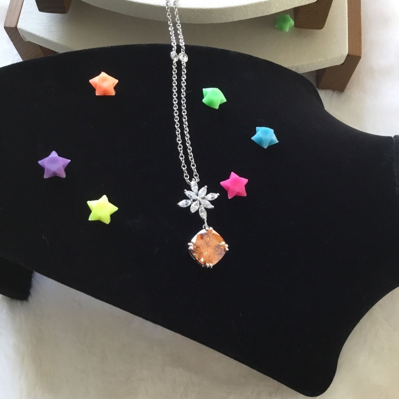 Other Yellow Crystal with Flower Interlocking Necklace Size ONE SIZE - 2 Thumbnail