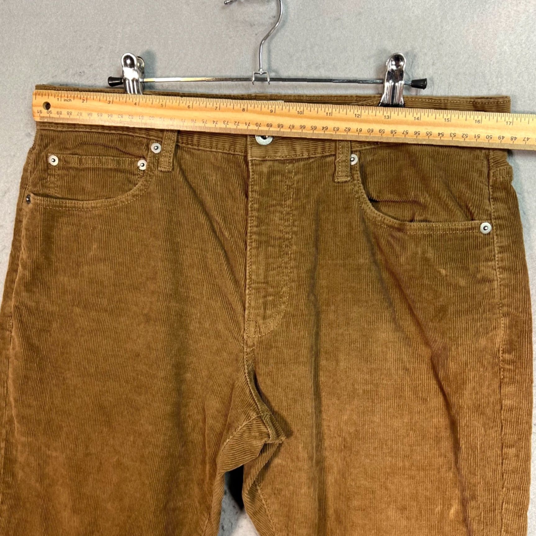 J.Crew J. Crew Mens Slim Fit Corduroy Pants 33 x 32 Tan Beige 5-Pocket Straight Front Flat Front Casual Pants Style 770 Regular Inseam 32"} Size US 33 - 6 Thumbnail