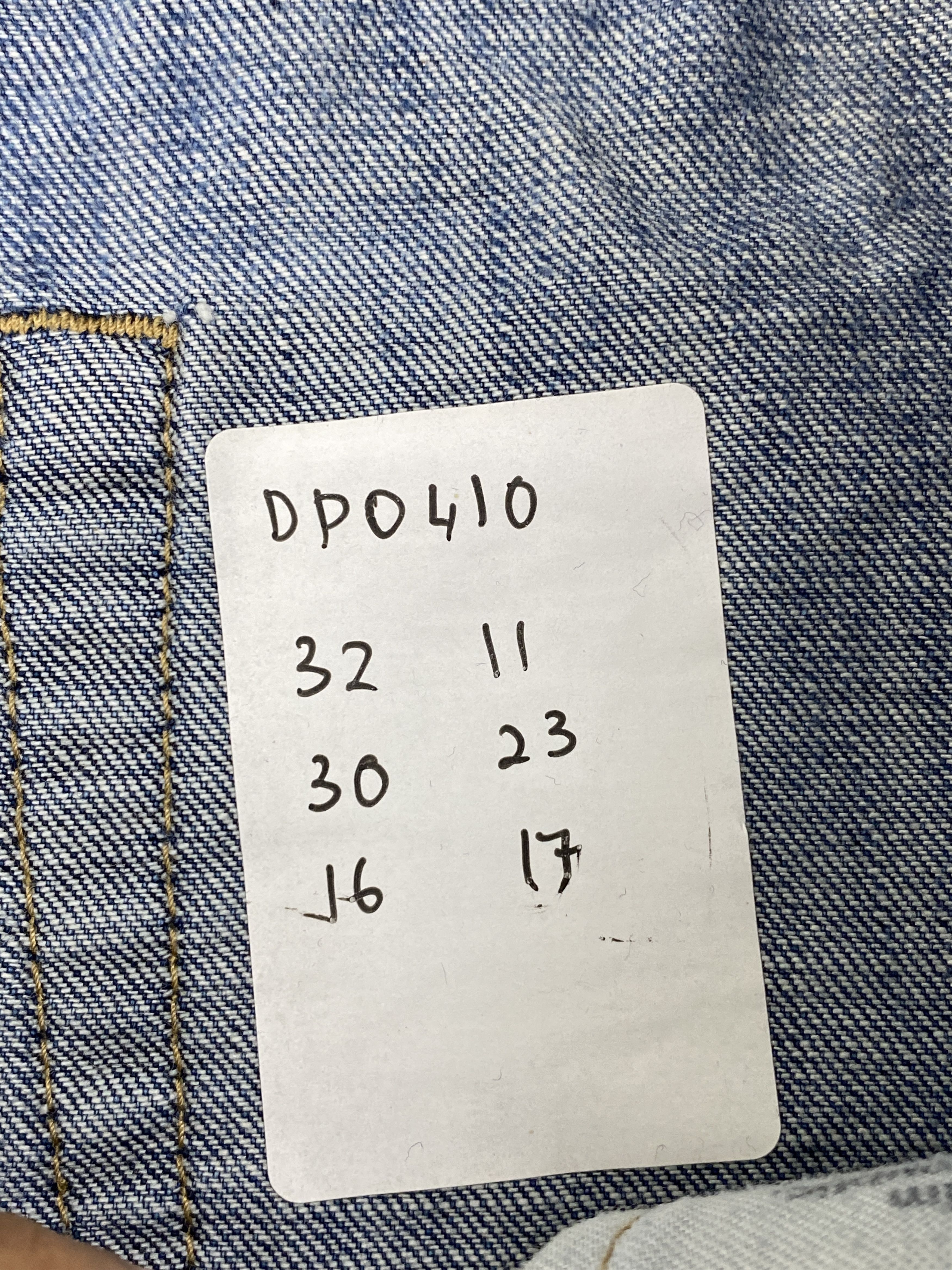 Levi's × Vintage Vintage Levi's 505 Faded Blue Denim Jeans Size US 32 / EU 48 - 13 Thumbnail