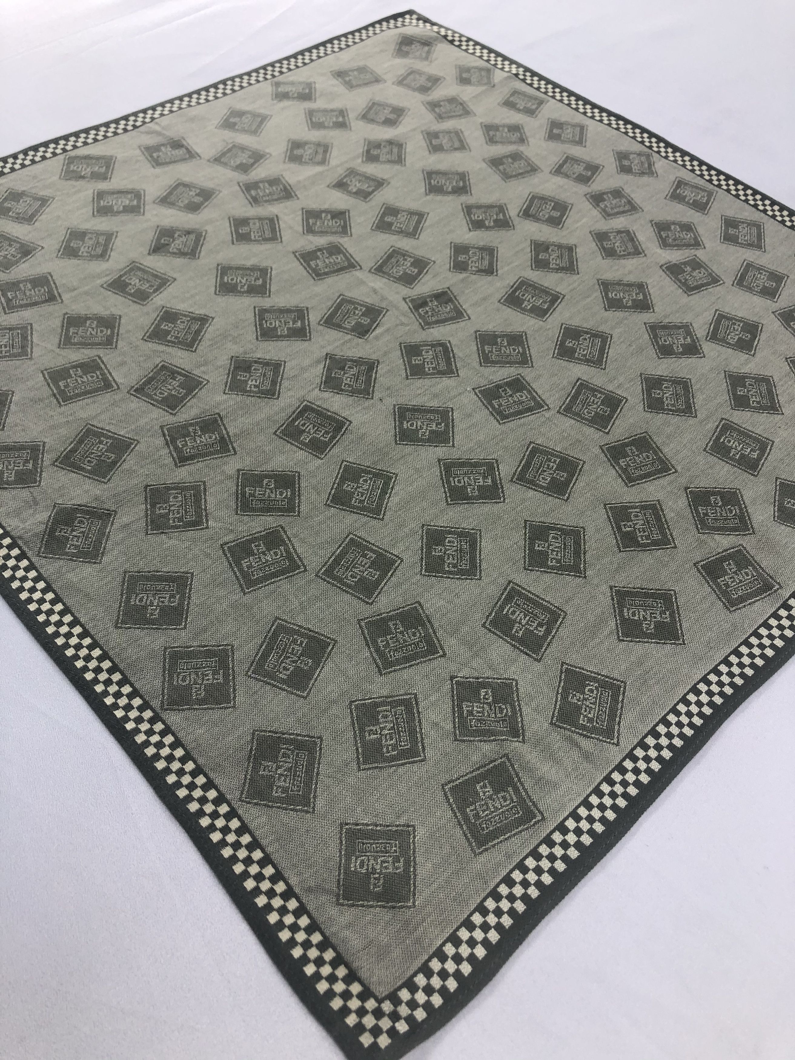 Vintage Fendi Handkerchief / Bandana / Neckerchief A644 Size ONE SIZE - 4 Thumbnail