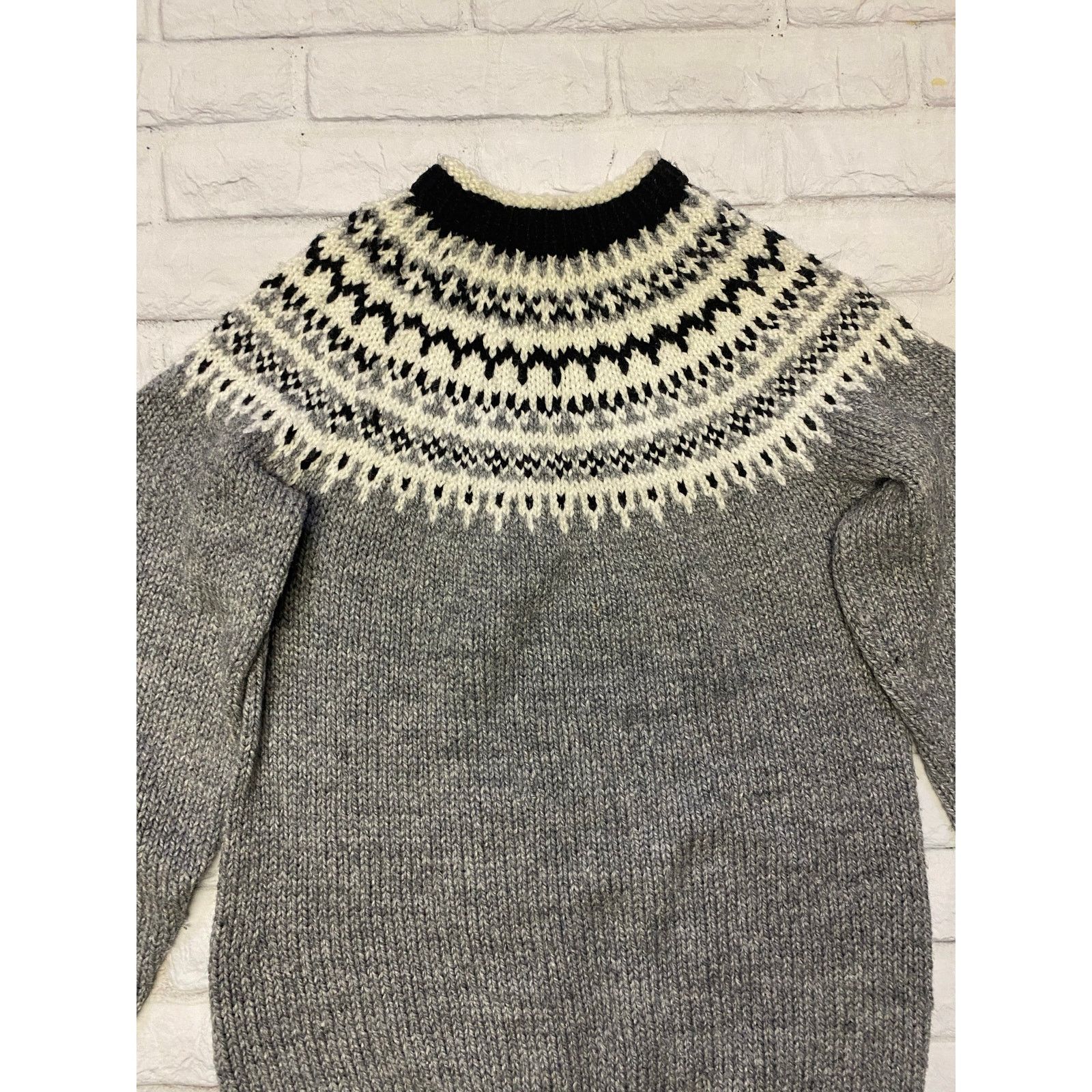 Handmade Hand Knitted Fair Isle Sweater Women Medium or Men S Size M / US 6-8 / IT 42-44 - 2 Thumbnail