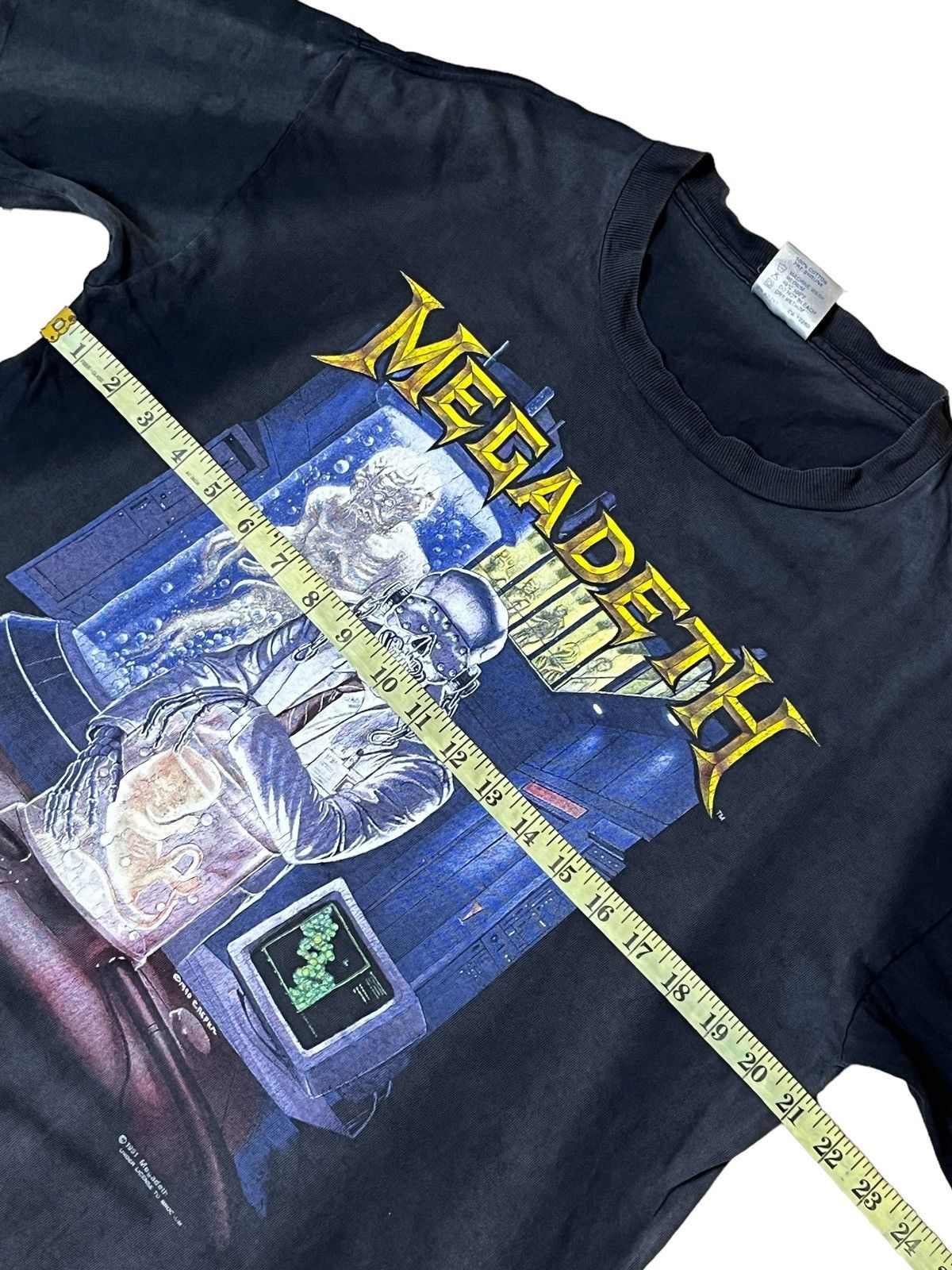 Megadeth RARE🔥VINTAGE 90s MEGADETH “HANGAR 18” 1991 FADED T SHIRT Size US L / EU 52-54 / 3 - 9 Thumbnail