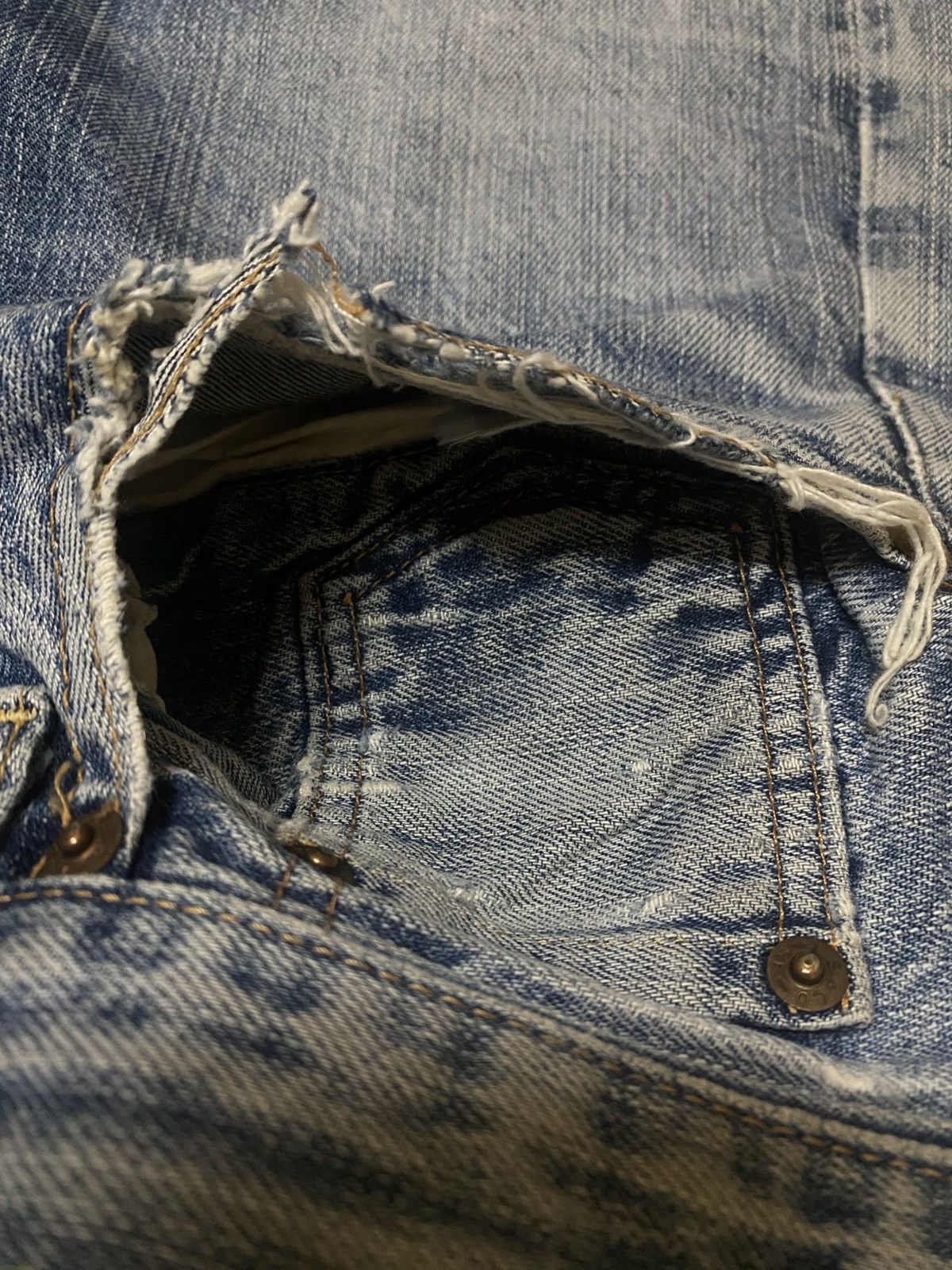 Levi's Vintage Clothing Vintage Levi’s Big E Redline Selvedge Distressed Pocket Size US 32 / EU 48 - 8 Thumbnail