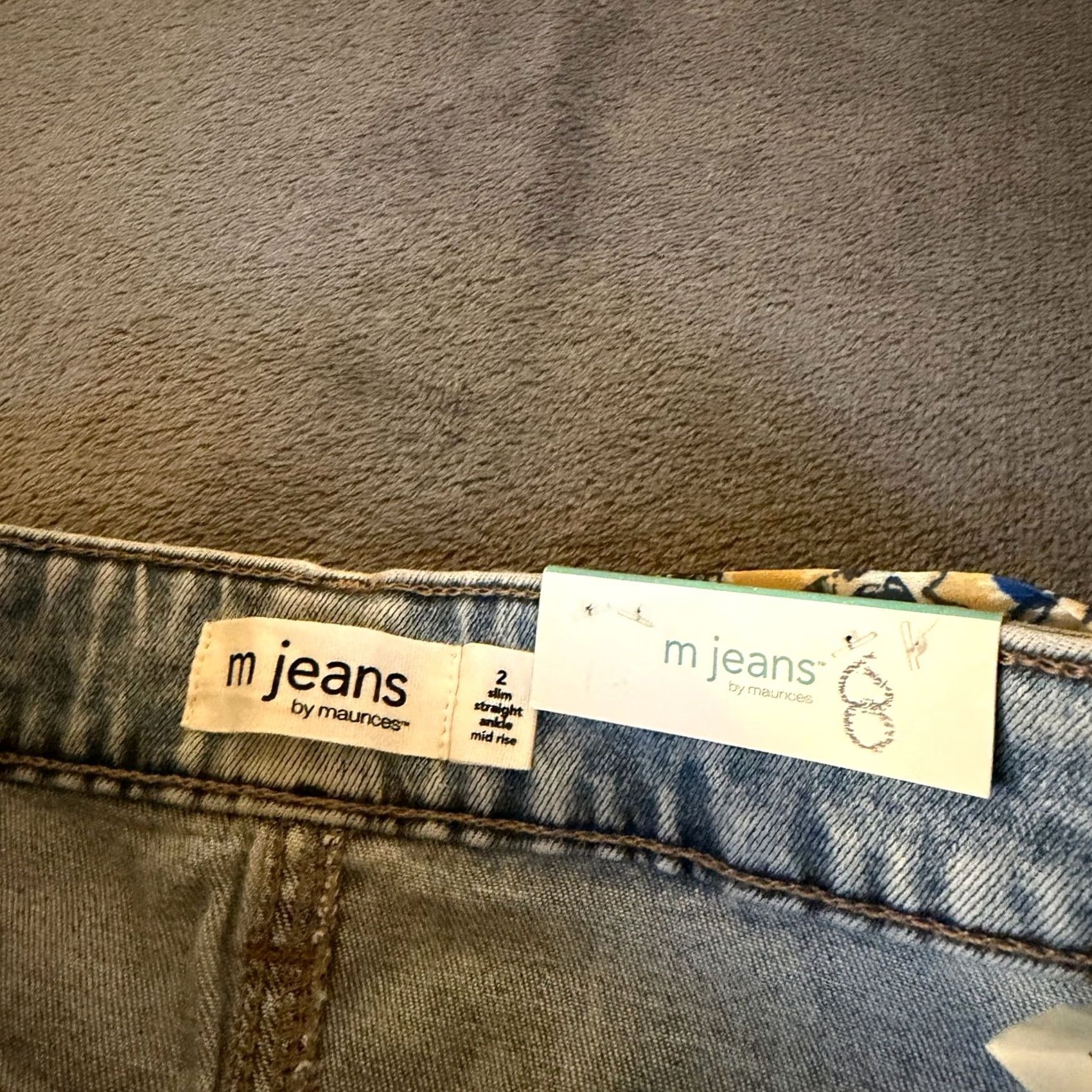 Vintage Maurices M Jeans Distressed Light Wash Straight Jeans Womens 2 Reg Denim Cotton Blend Belted Stretch Mid Rise Inseam 30.5 in Button Size 26" / US 2 / IT 38 - 2 Thumbnail