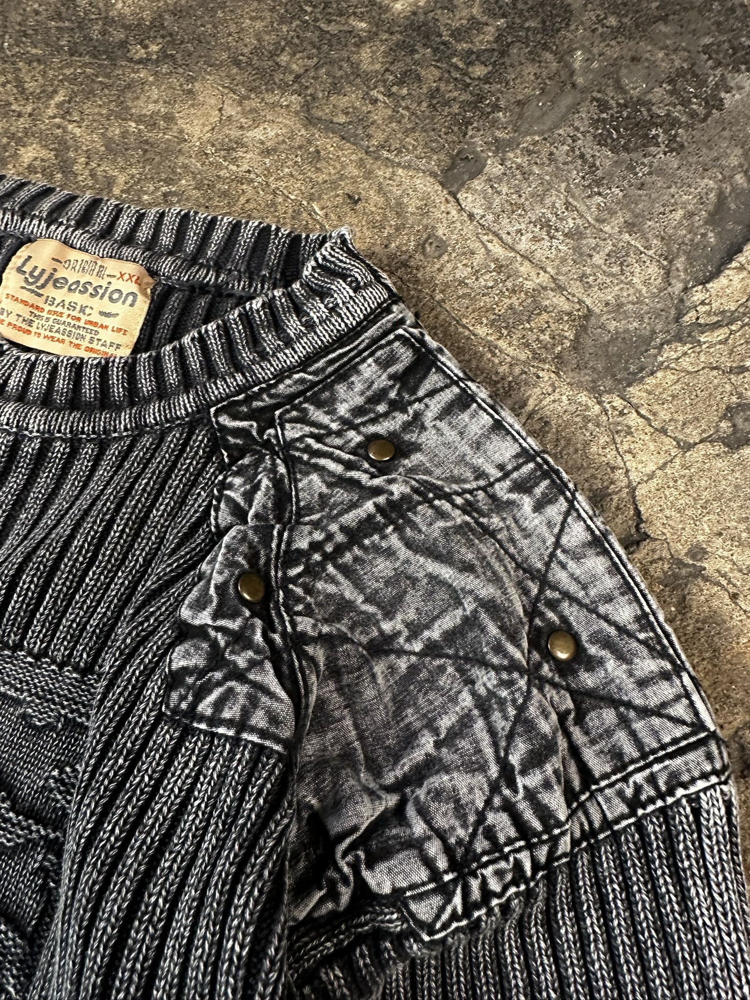 Japanese Brand Vintage Y2k Archive Avant Garde Faded Knit Sweater 2000s Size US L / EU 52-54 / 3 - 5 Thumbnail