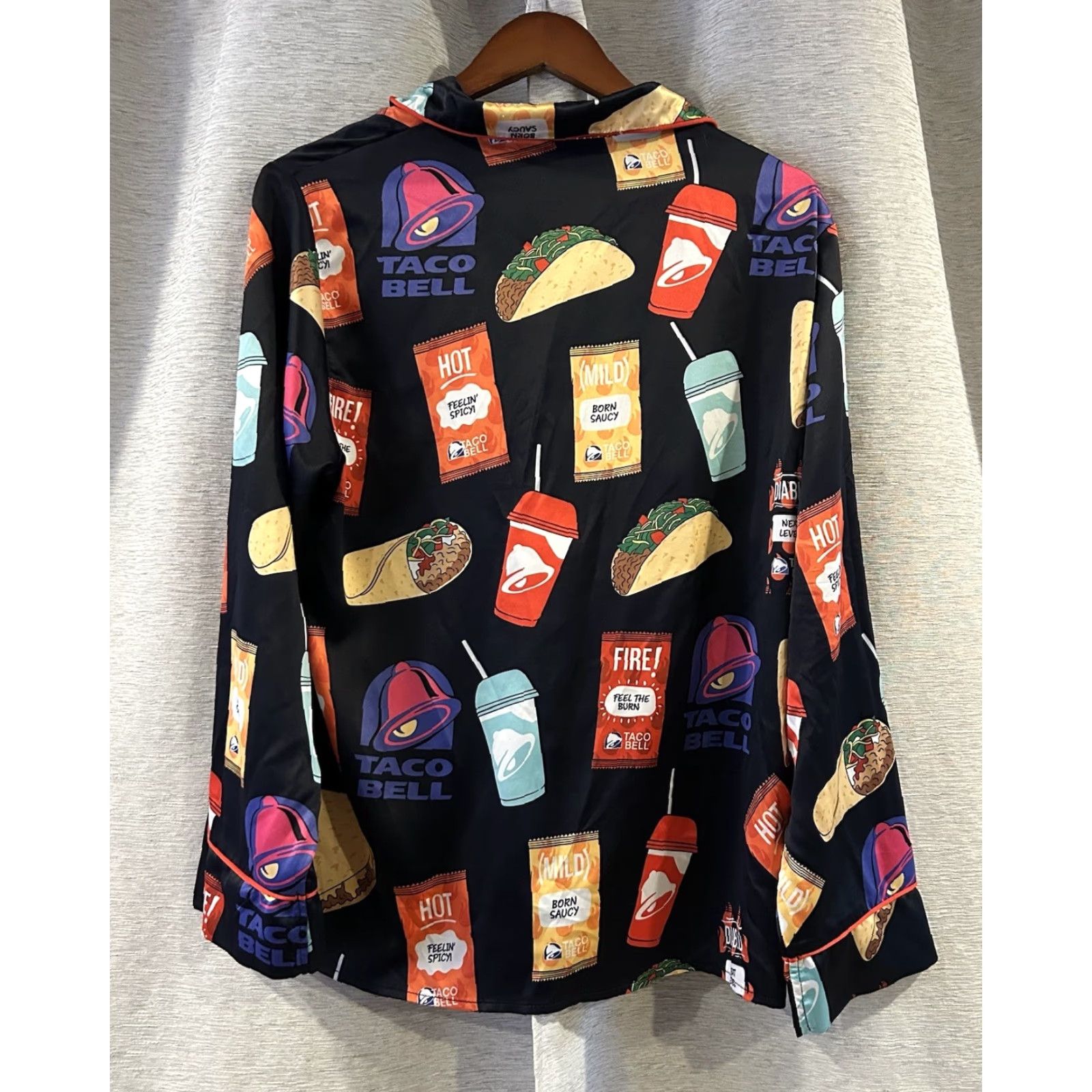 Bell Taco Bell Pajama Set Women’s M Satin Graphic Print Long Sleeve Button Up Multicolor Comfort Sleepwear Unbranded Unisex Adults Costume Size M / US 6-8 / IT 42-44 - 5 Thumbnail