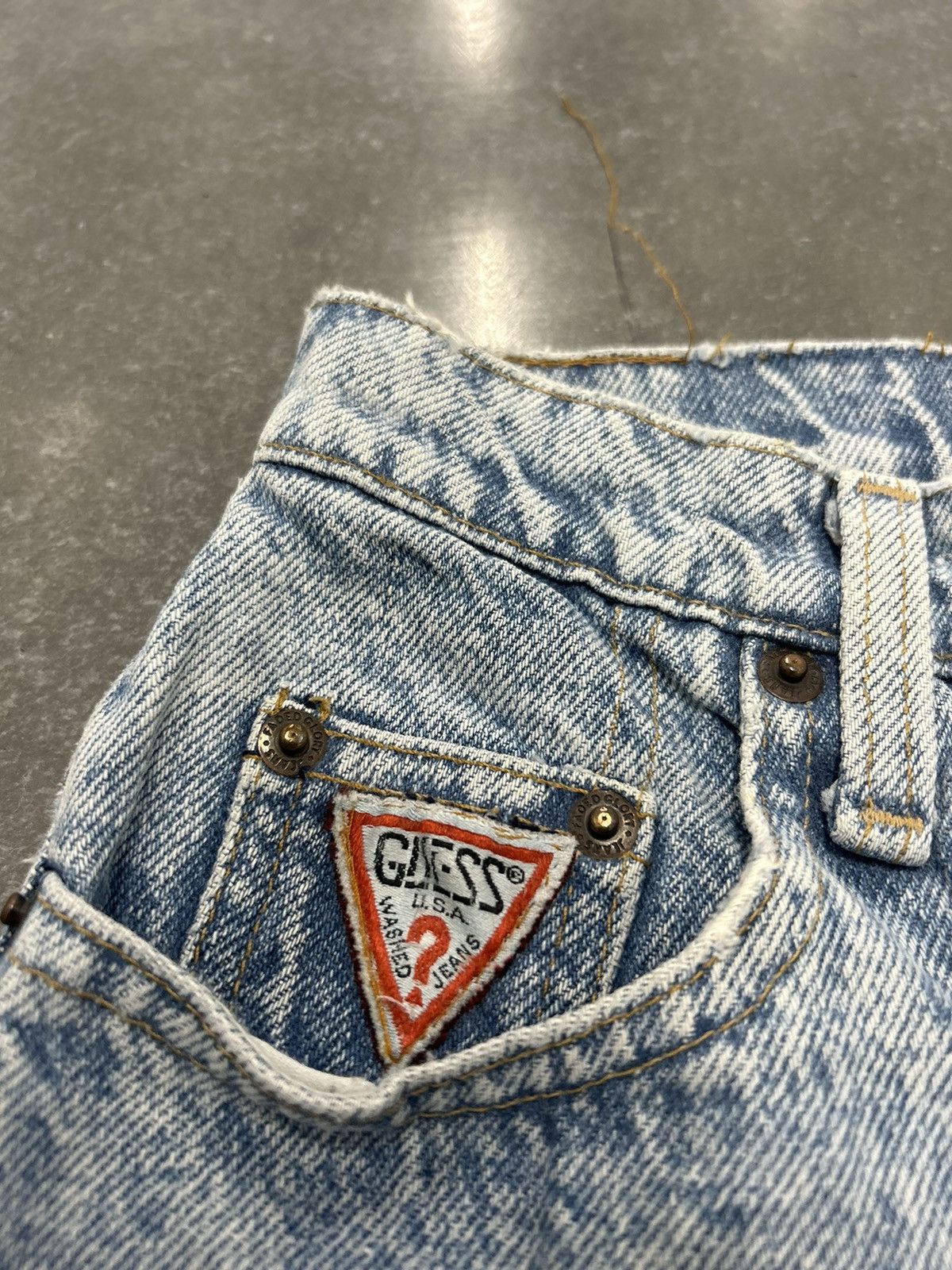 Guess × Vintage Vintage Guess 80s acid wash high-waisted mom jeans jeans Size 27" / US 4 / IT 40 - 3 Thumbnail