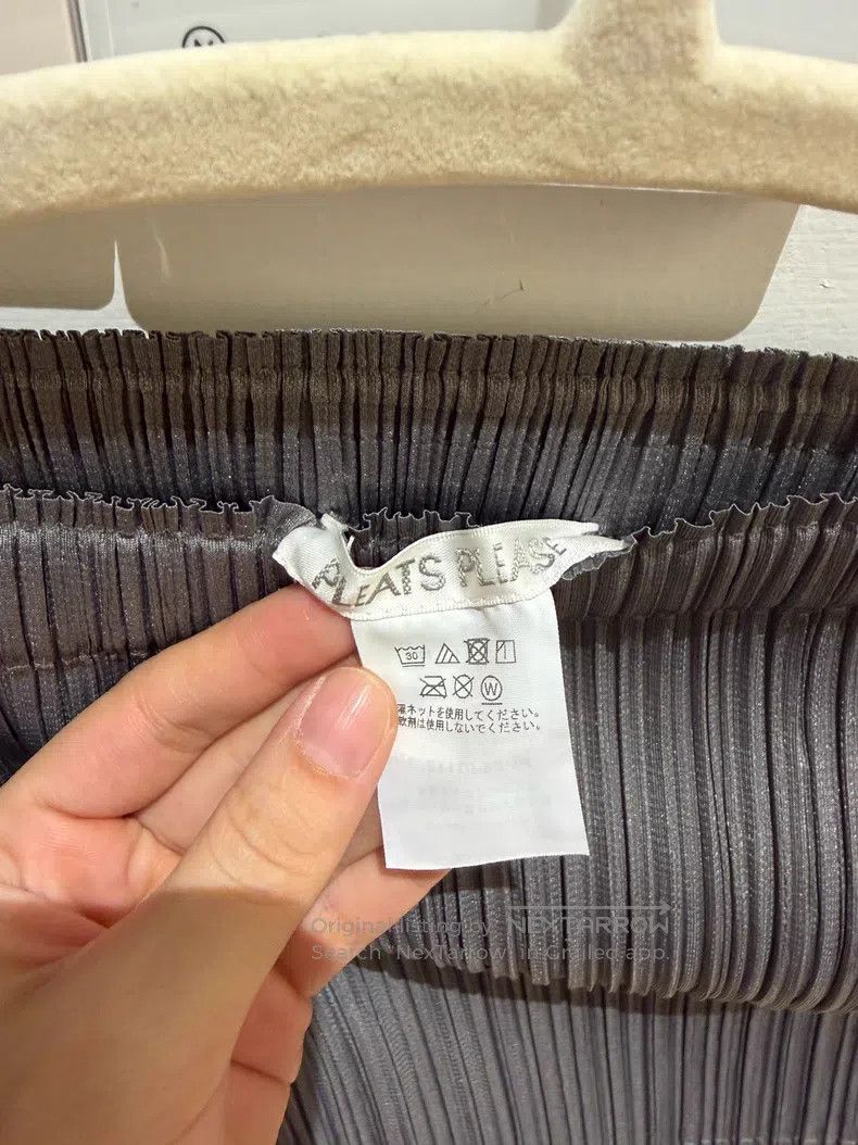 Issey Miyake Issey Miyake size:3 Grey Midi Skirt Size 22" - 2 Thumbnail