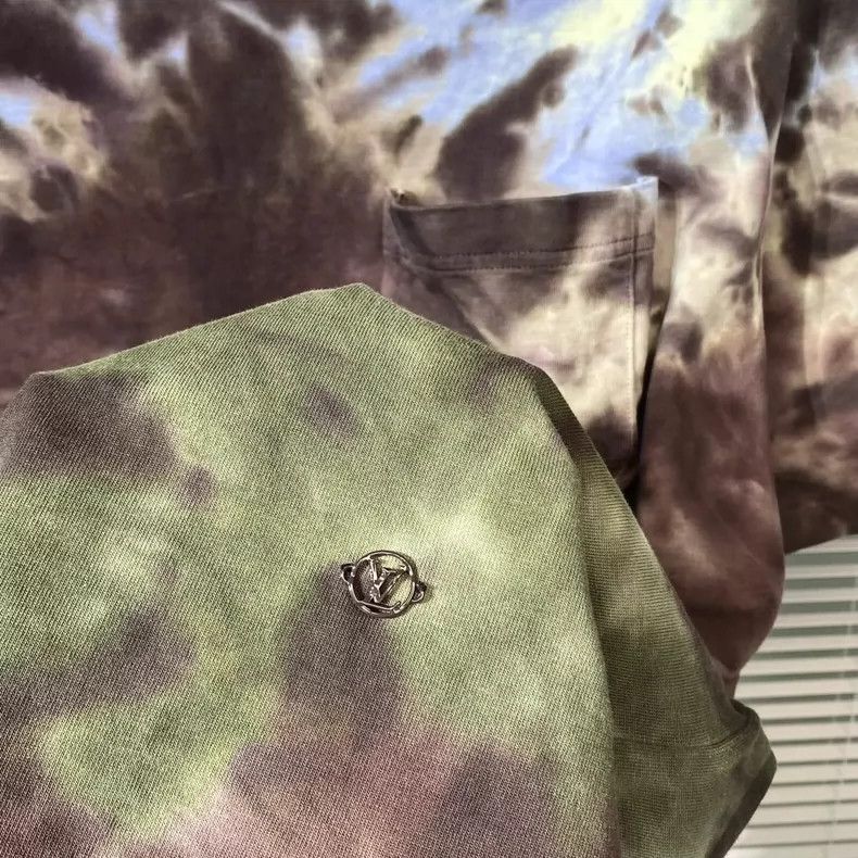 Louis Vuitton LOUIS VUITTON Tie-dyed three-dimensional pocket logo short Size US M / EU 48-50 / 2 - 5 Thumbnail
