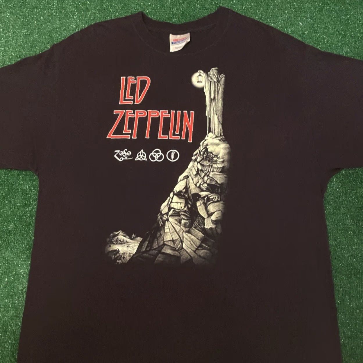 Vintage VINTAGE Led Zeppelin Rock Band Tee Shirt Mens Large Black 90s Y2K Album Concert Bands Music Rock Mens Size US L / EU 52-54 / 3 - 4 Thumbnail