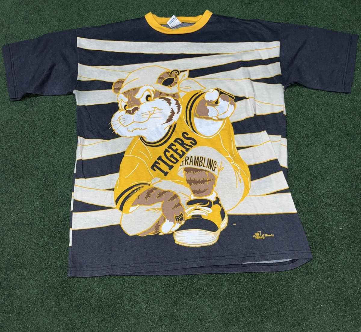 Vintage Vintage 90s Grambling State Tigers HBCU Aop Shirt sz XL Size US XL / EU 56 / 4 - 1 Thumbnail