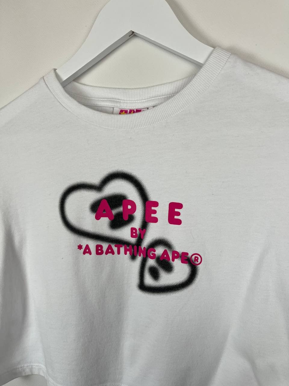Bape APEE by A Bathing Ape White Heart Graffiti Crop Top T-shirt Size S / US 4 / IT 40 - 3 Thumbnail