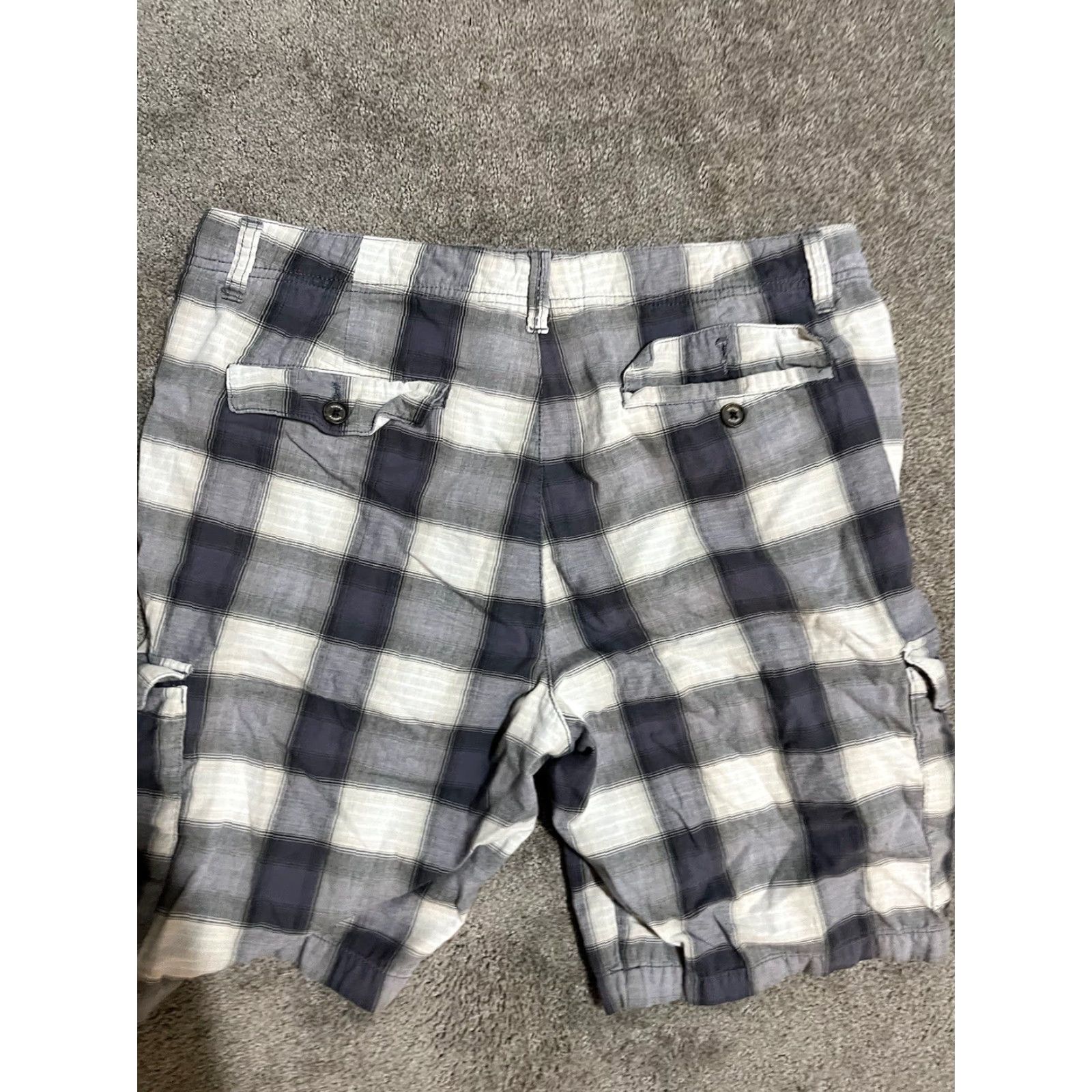 Tommy Bahama VINTAGE Tommy Bahama Men's Shorts 33 Waist Casual Cotton Plaid Flat Front Relaxed Fit Summer Beaches Mens Size US 33 - 2 Thumbnail