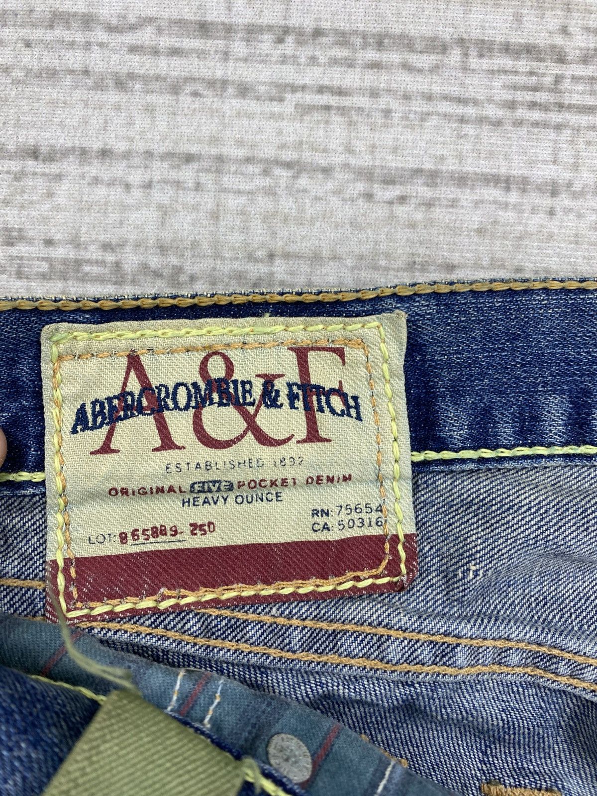 Abercrombie & Fitch Vintage Abercrombie & Fitch Paint Splatter Denim Pants Size US 34 / EU 50 - 14 Thumbnail