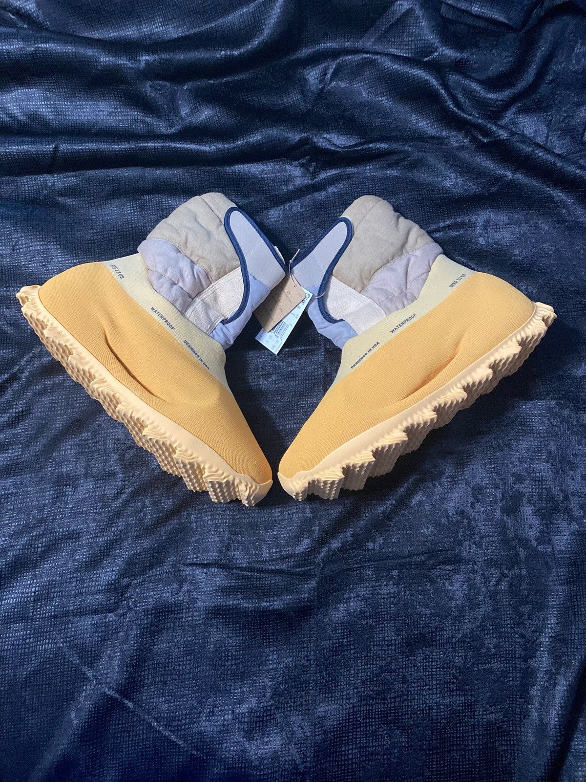 yeezy knit runner orange