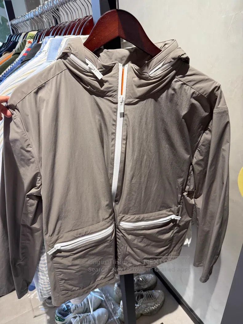 Hermes Hermes Windproof jacket, lightweight and windproof, with a Size US M / EU 48-50 / 2 - 1 Thumbnail