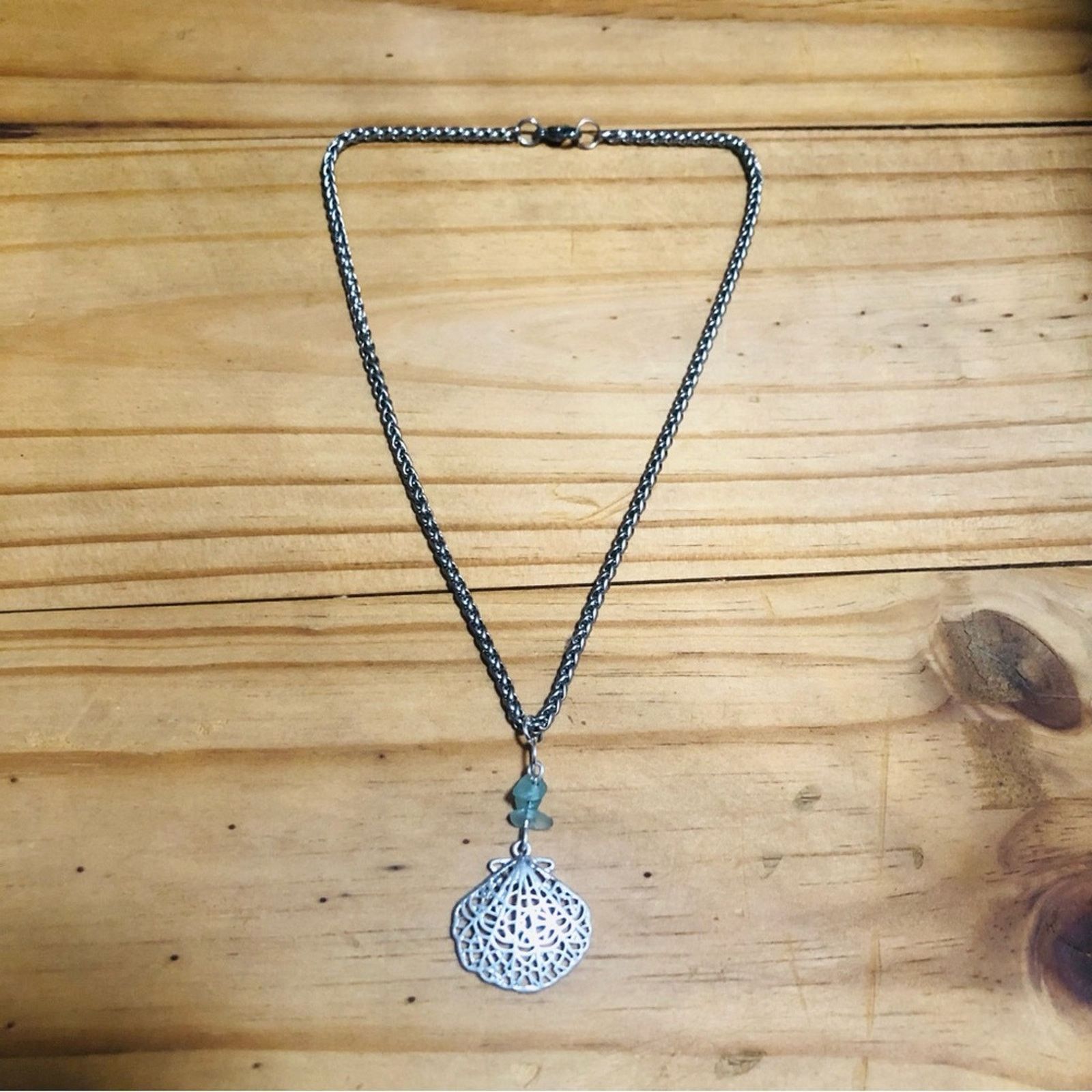 Other Filigree shell stone drop pendant on chain necklace Size ONE SIZE - 6 Thumbnail