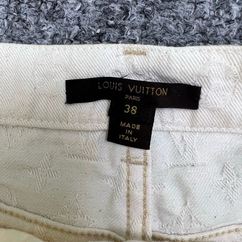 Louis Vuitton Louis Vuitton Beige dark embossed jeans 2502-Nextarrow Size 37" - 7 Thumbnail