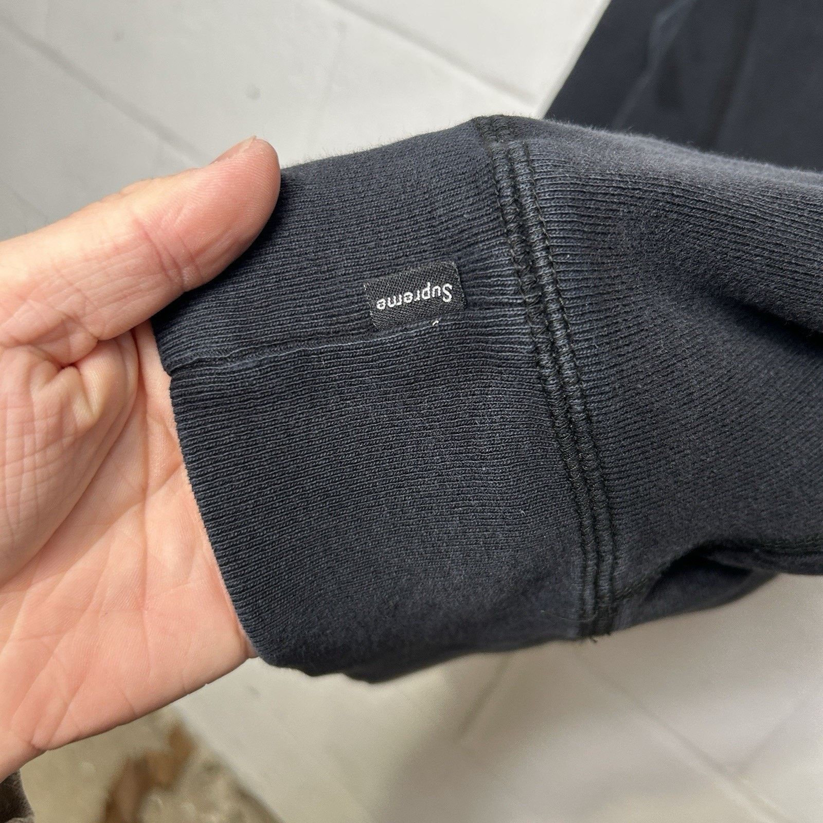 Supreme Supreme Gradient Sleeve Logo Hooded Sweatshirt “Black” FW18 Size US M / EU 48-50 / 2 - 14 Thumbnail