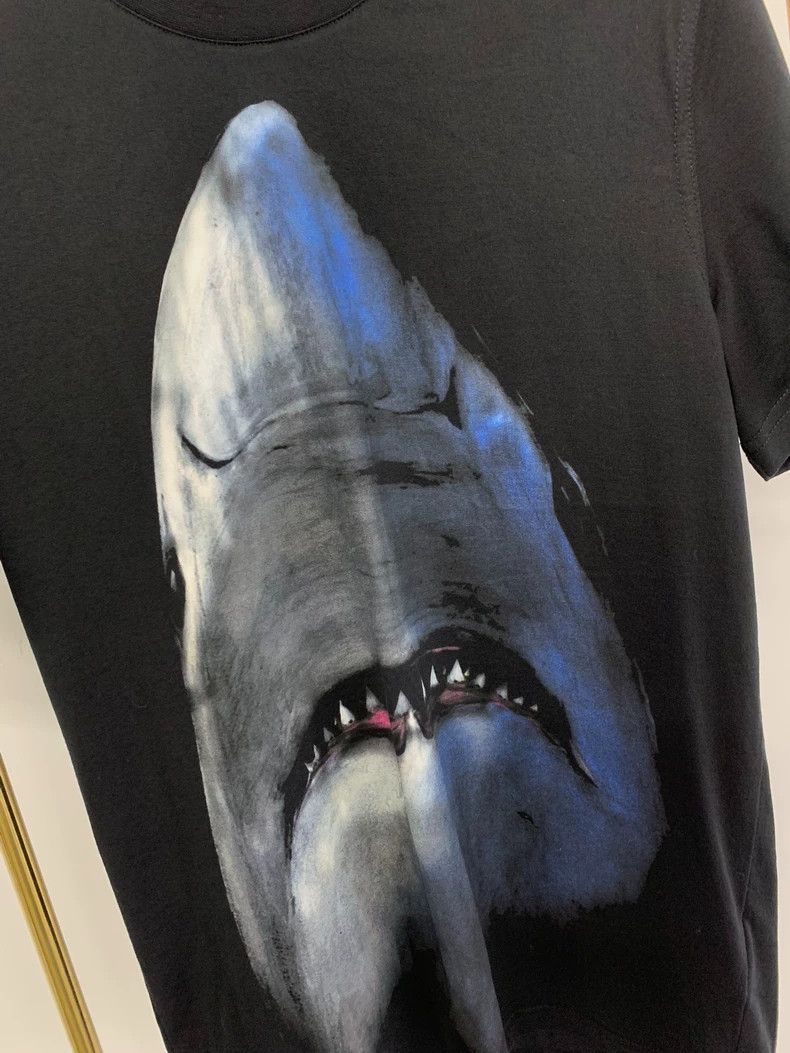 Givenchy Givenchy Black Shark Short-Sleeve T-Shirt Top, Size XS Size US XS / EU 42 / 0 - 2 Thumbnail