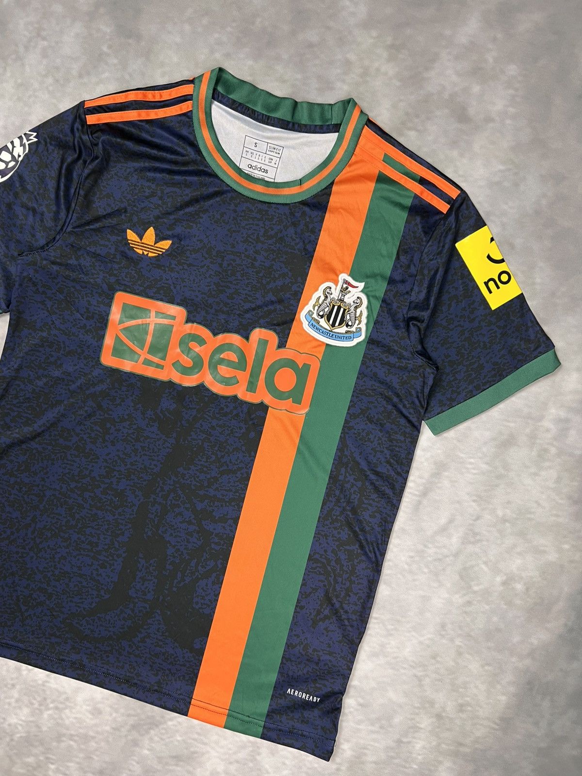 Adidas Newcastle United 2025-26 Jersey ISAK #14 Adidas Retro Sz S Size US S / EU 44-46 / 1 - 2 Thumbnail