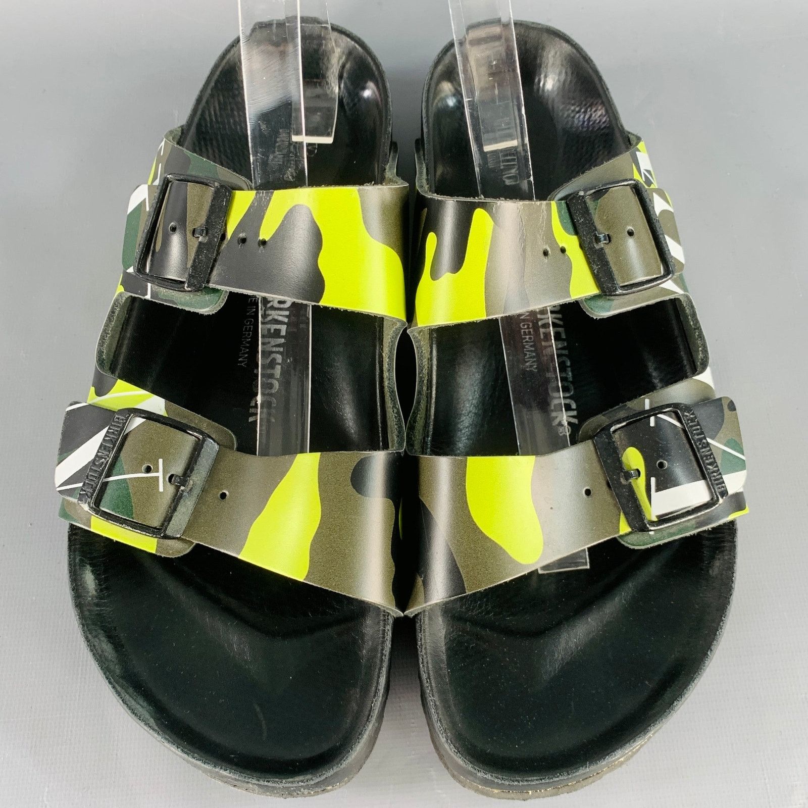 Valentino Size 10 Green Olive Camouflage Leather Belted Sandals Size US 10 / EU 43 - 4 Thumbnail